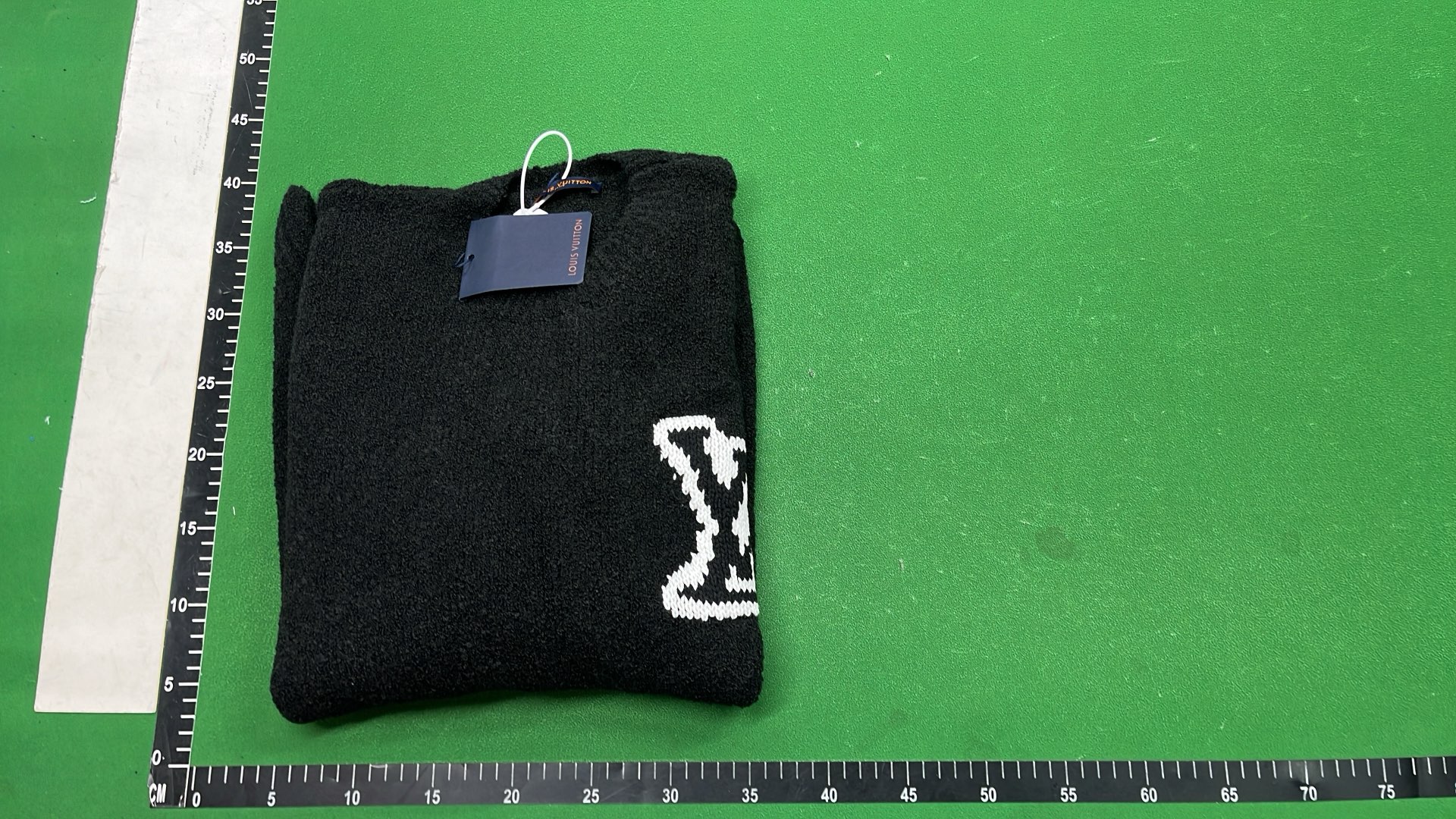 1:1 Batch LOUIS VUITTONsweater1  in the Best OopBuy Spreadsheet QC photos
