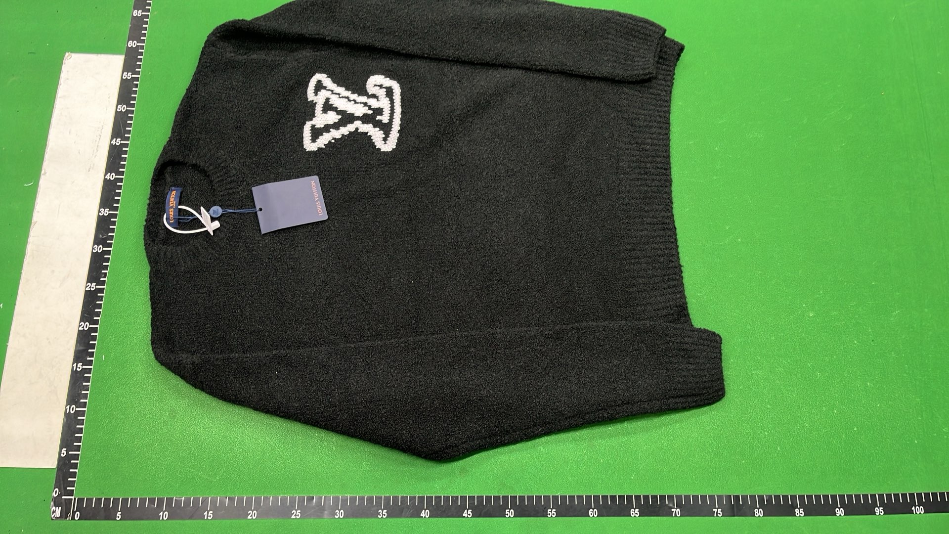 1:1 Batch LOUIS VUITTONsweater1  in the Best OopBuy Spreadsheet QC photos