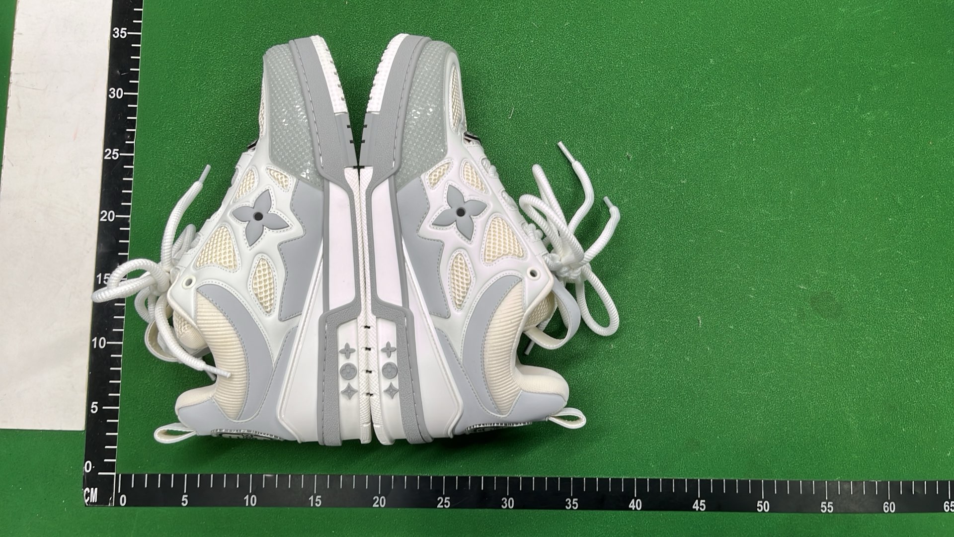1:1 Batch LOUIS VUITTON shoes-1  in the Best OopBuy Spreadsheet QC photos