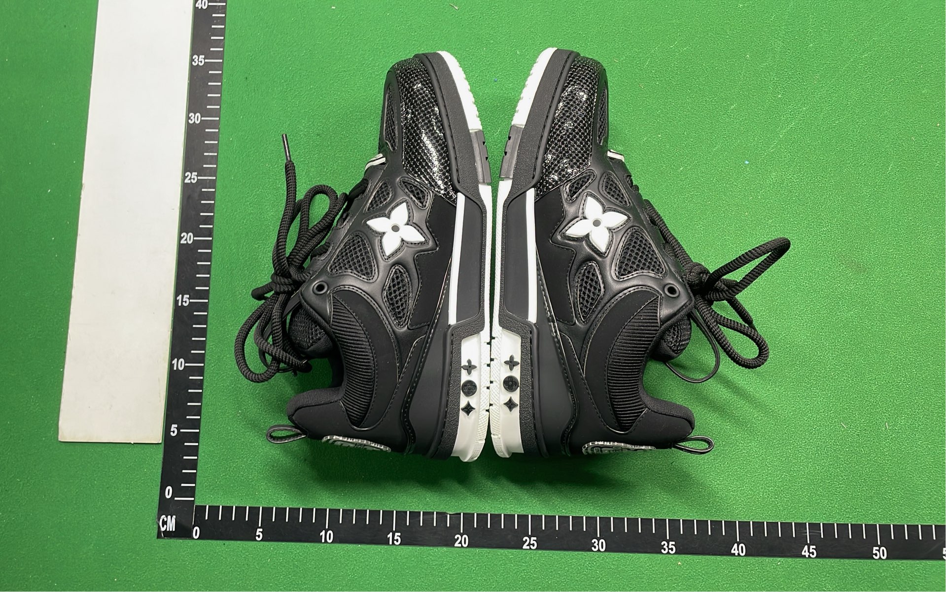 1:1 Batch LOUIS VUITTON shoes-1  in the Best OopBuy Spreadsheet QC photos