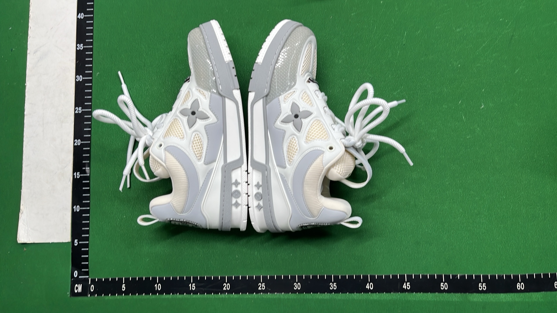1:1 Batch LOUIS VUITTON shoes-1  in the Best OopBuy Spreadsheet QC photos