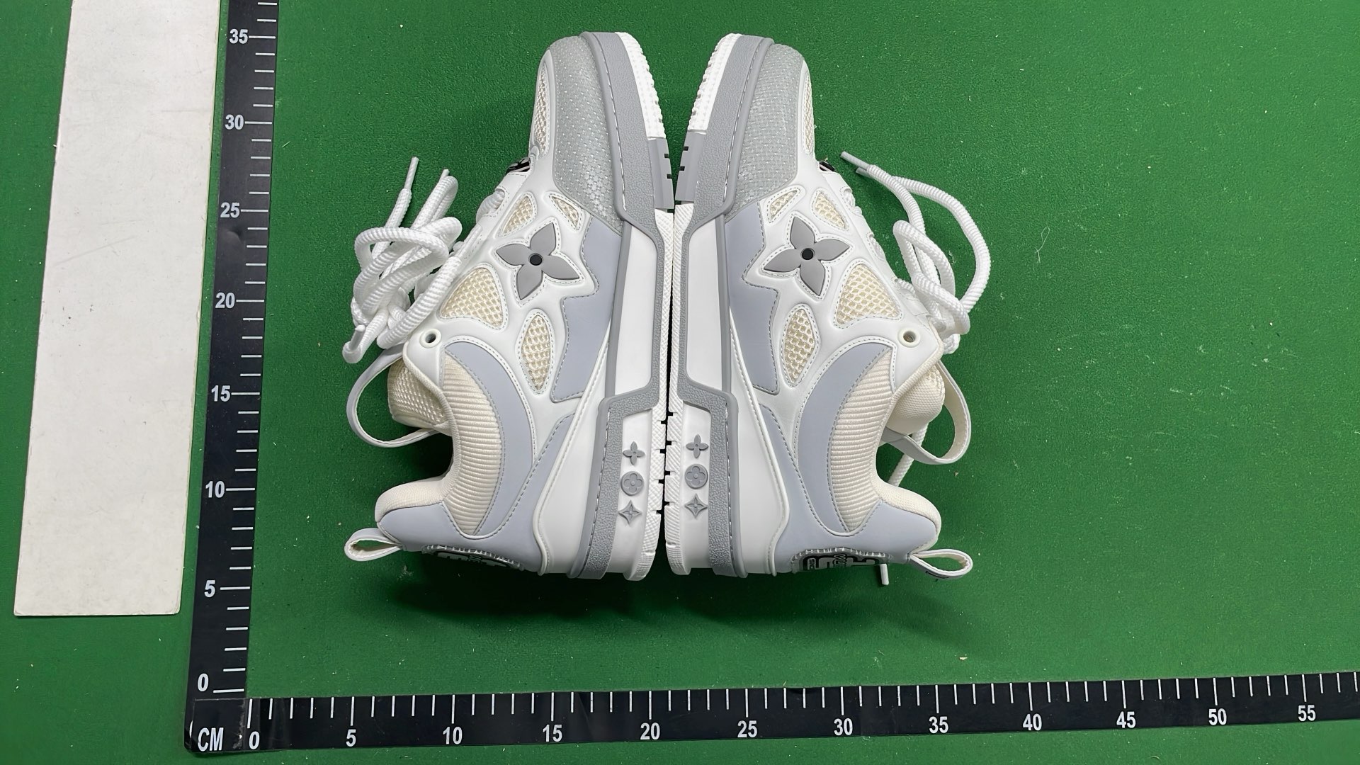 1:1 Batch LOUIS VUITTON shoes-1  in the Best OopBuy Spreadsheet QC photos