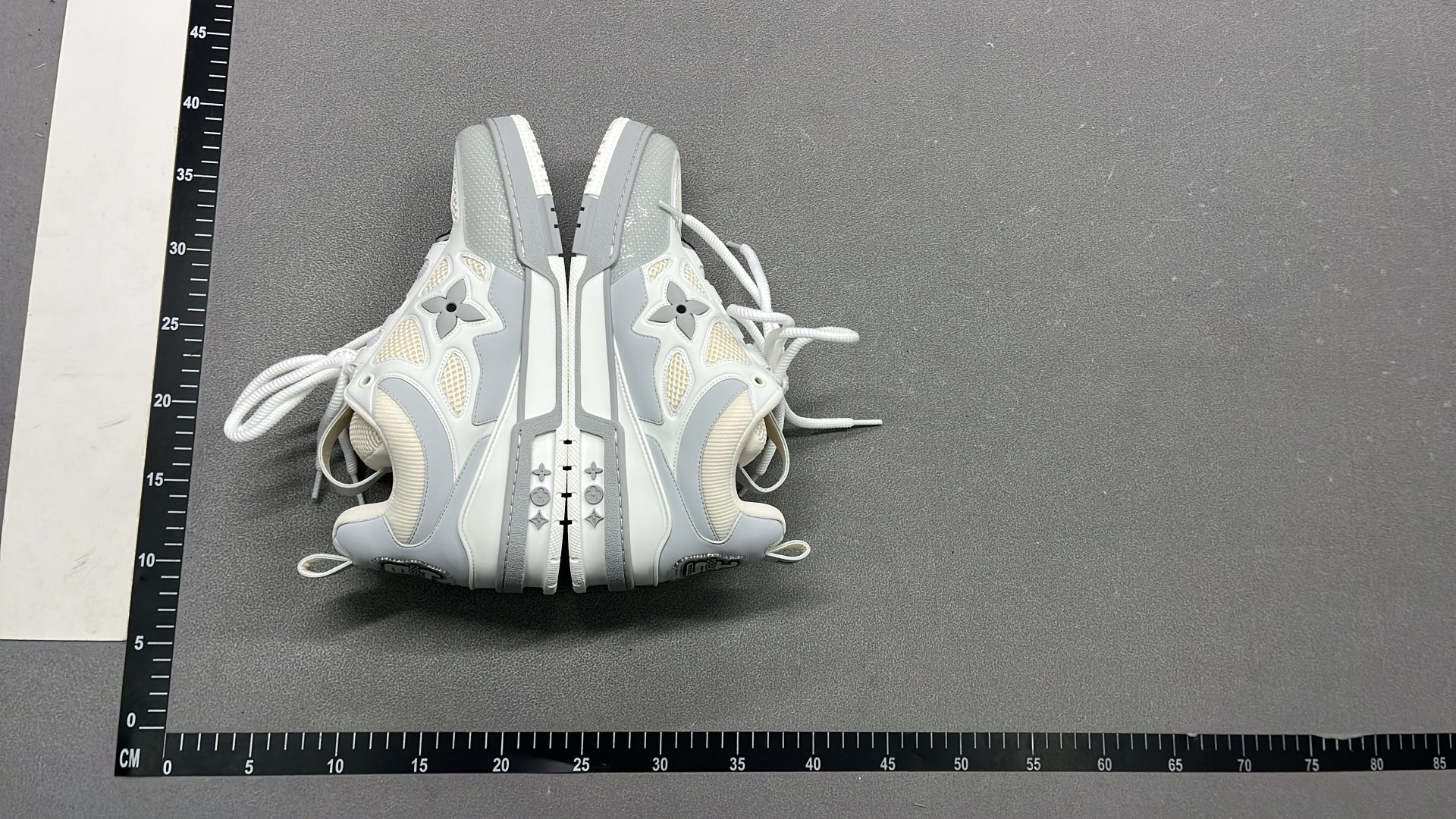 1:1 Batch LOUIS VUITTON shoes-1  in the Best OopBuy Spreadsheet QC photos