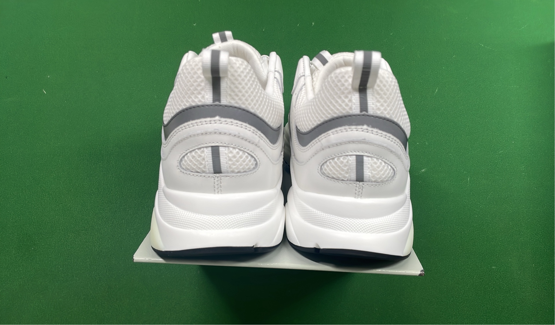 1:1 Batch DIOR B22 Shoes-1  in the Best OopBuy Spreadsheet QC photos