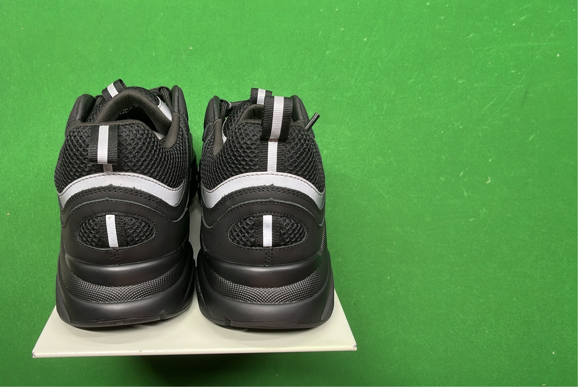 1:1 Batch DIOR B22 Shoes-1  in the Best OopBuy Spreadsheet QC photos