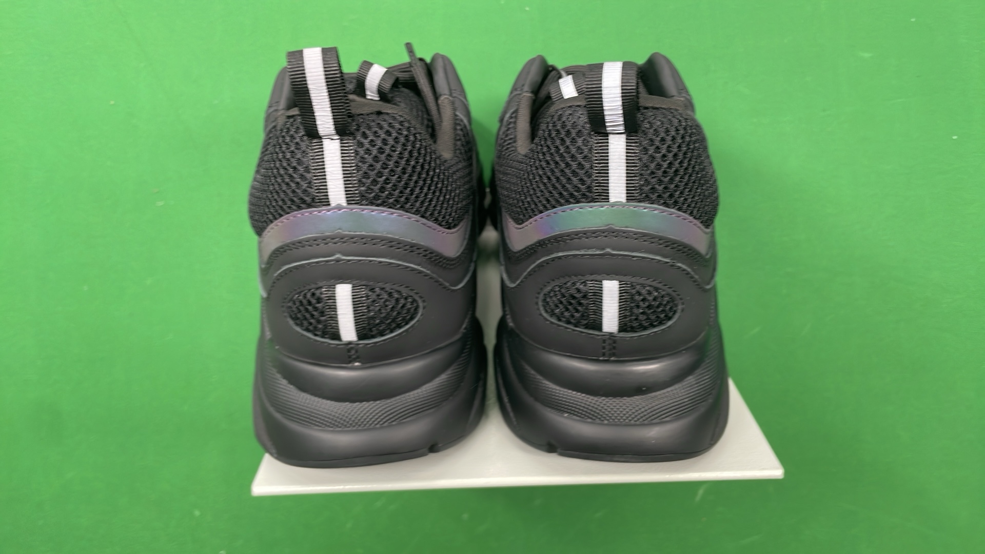 1:1 Batch DIOR B22 Shoes-1  in the Best OopBuy Spreadsheet QC photos