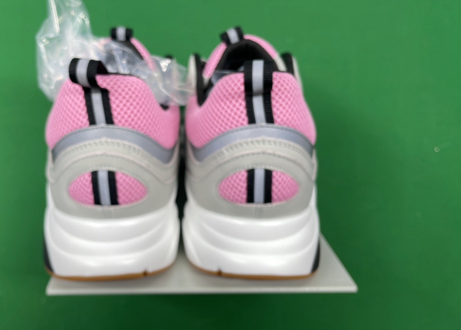1:1 Batch DIOR B22 Shoes-1  in the Best OopBuy Spreadsheet QC photos