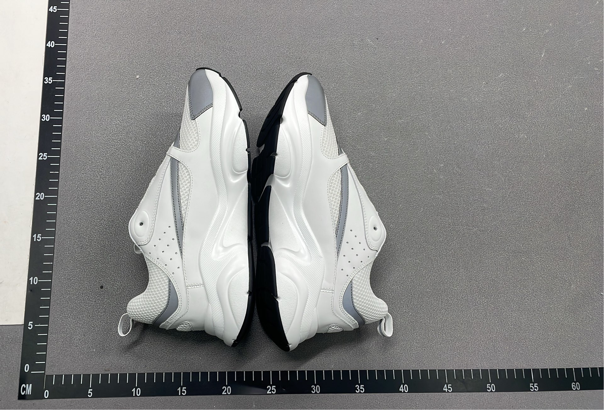 1:1 Batch DIOR B22 Shoes-1  in the Best OopBuy Spreadsheet QC photos