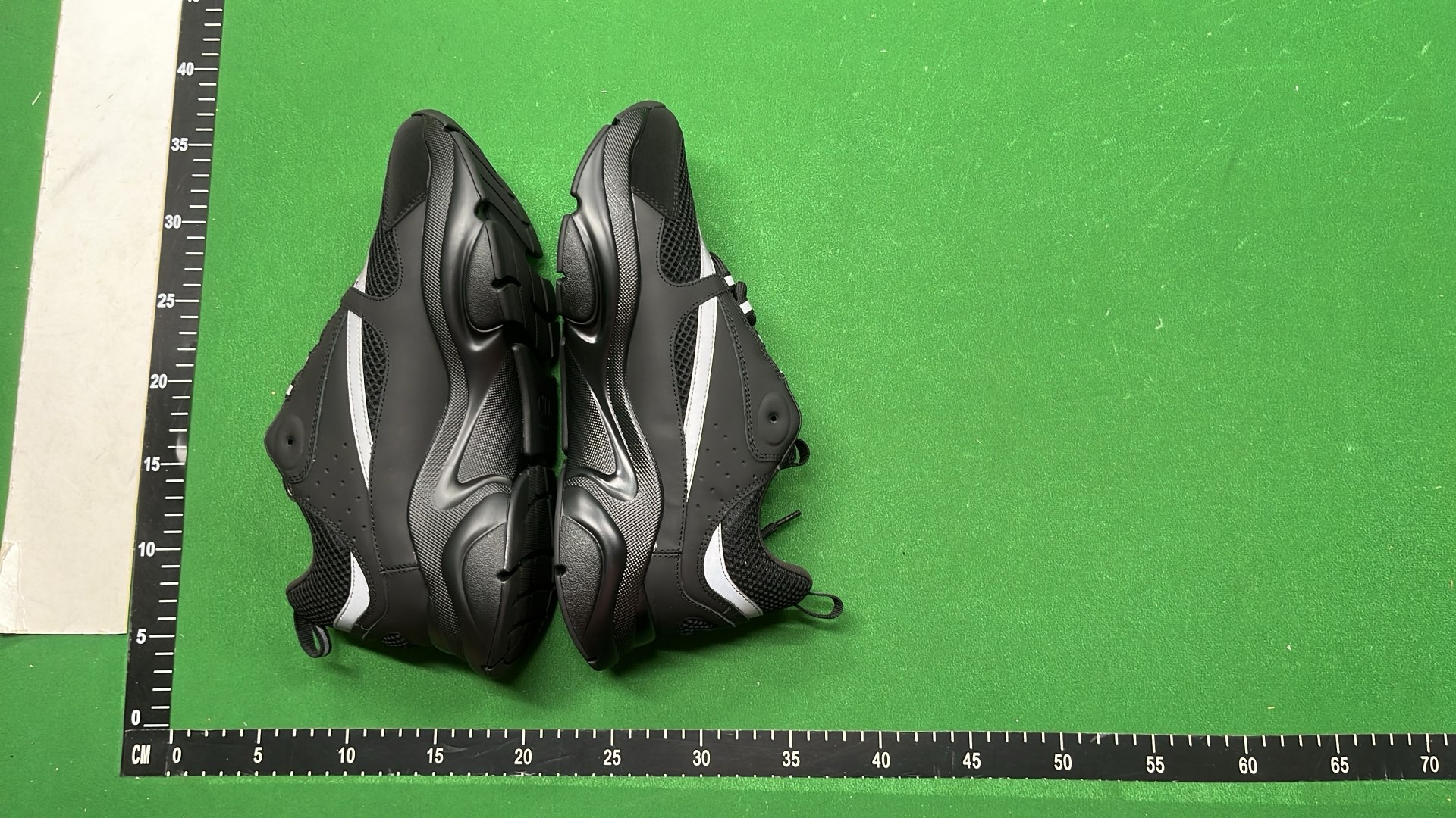 1:1 Batch DIOR B22 Shoes-1  in the Best OopBuy Spreadsheet QC photos