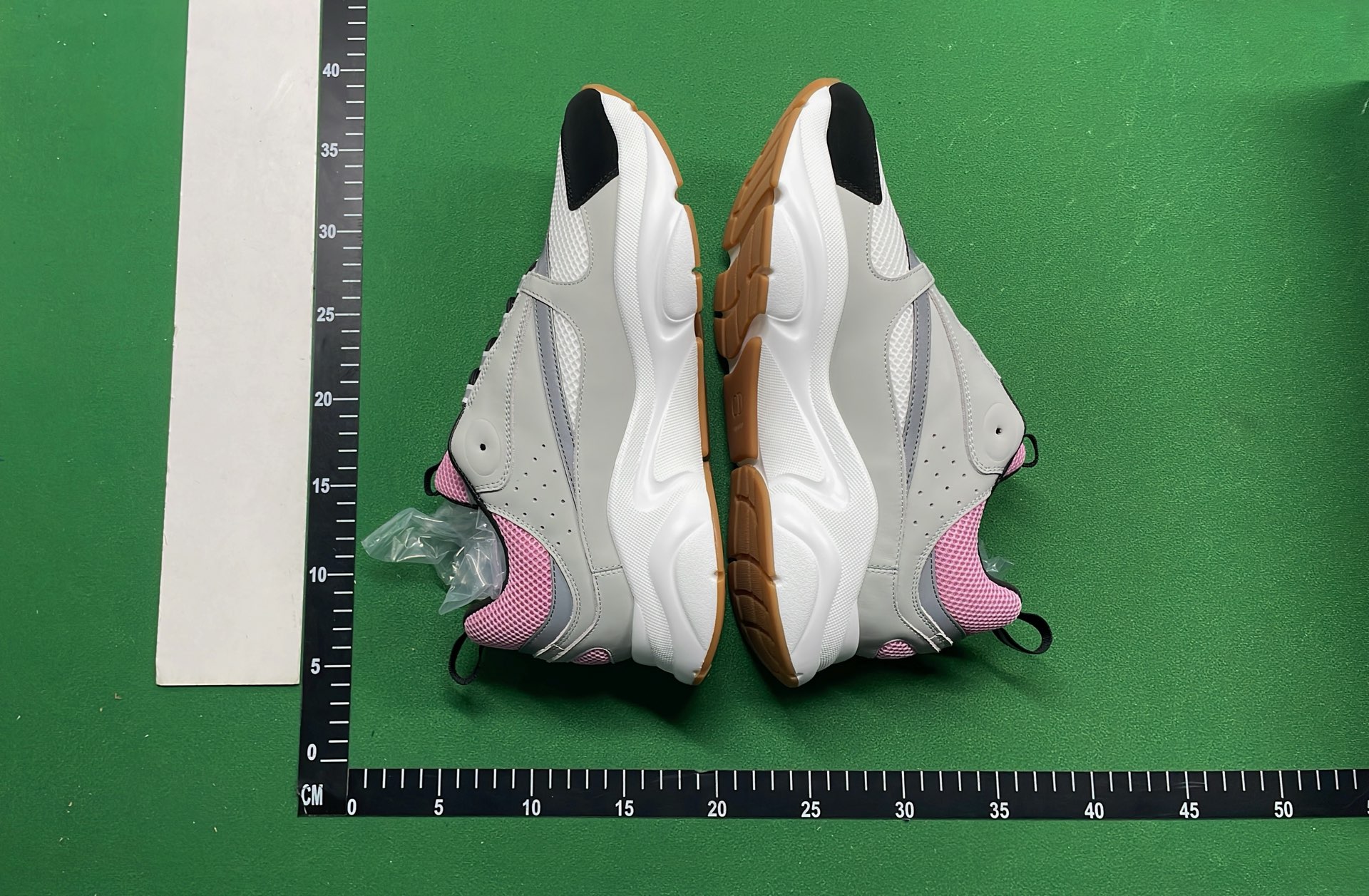 1:1 Batch DIOR B22 Shoes-1  in the Best OopBuy Spreadsheet QC photos