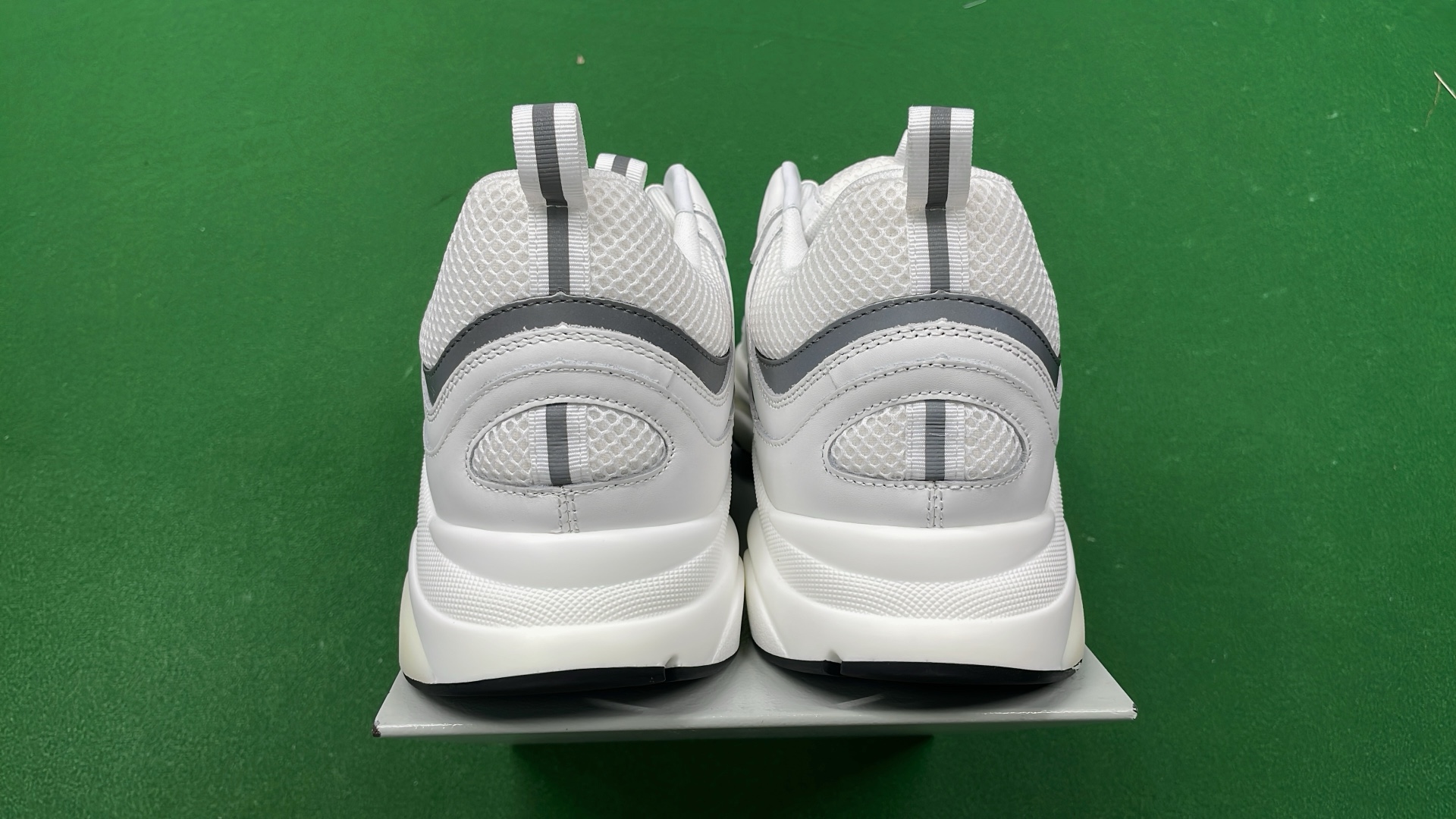 1:1 Batch DIOR B22 Shoes-1  in the Best OopBuy Spreadsheet QC photos