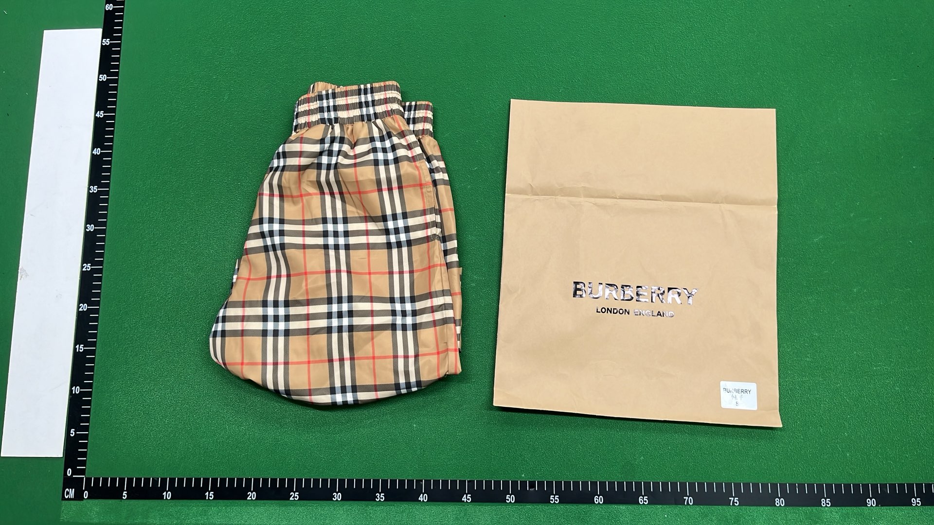 1:1 Batch Burberry shorts  in the Best OopBuy Spreadsheet QC photos