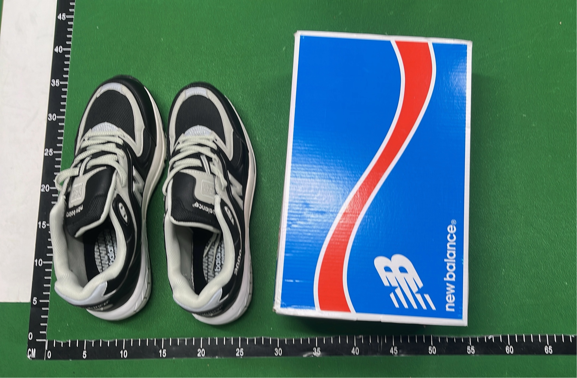New Balance 990v4 Special Edition Grey Running Shoes