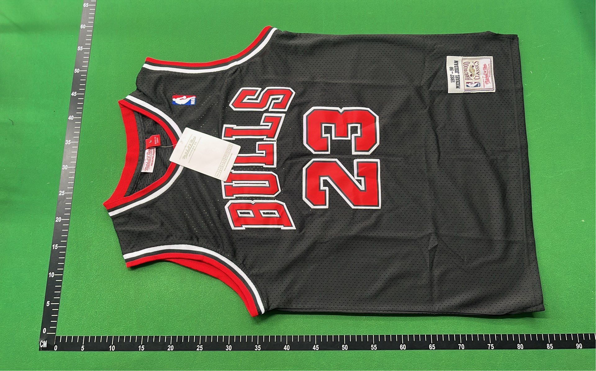 Michael Jordan Bulls #23 Black Jersey 1997-98 Hardwood Classics