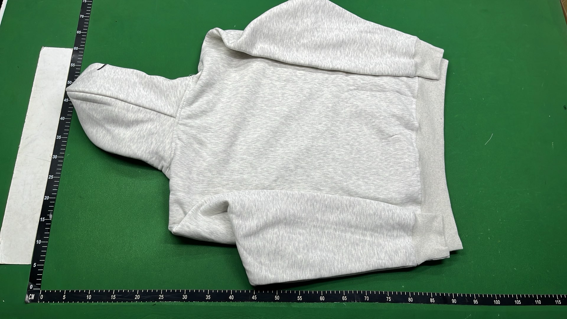 White Hoodie Sweatshirt for Casual Wear