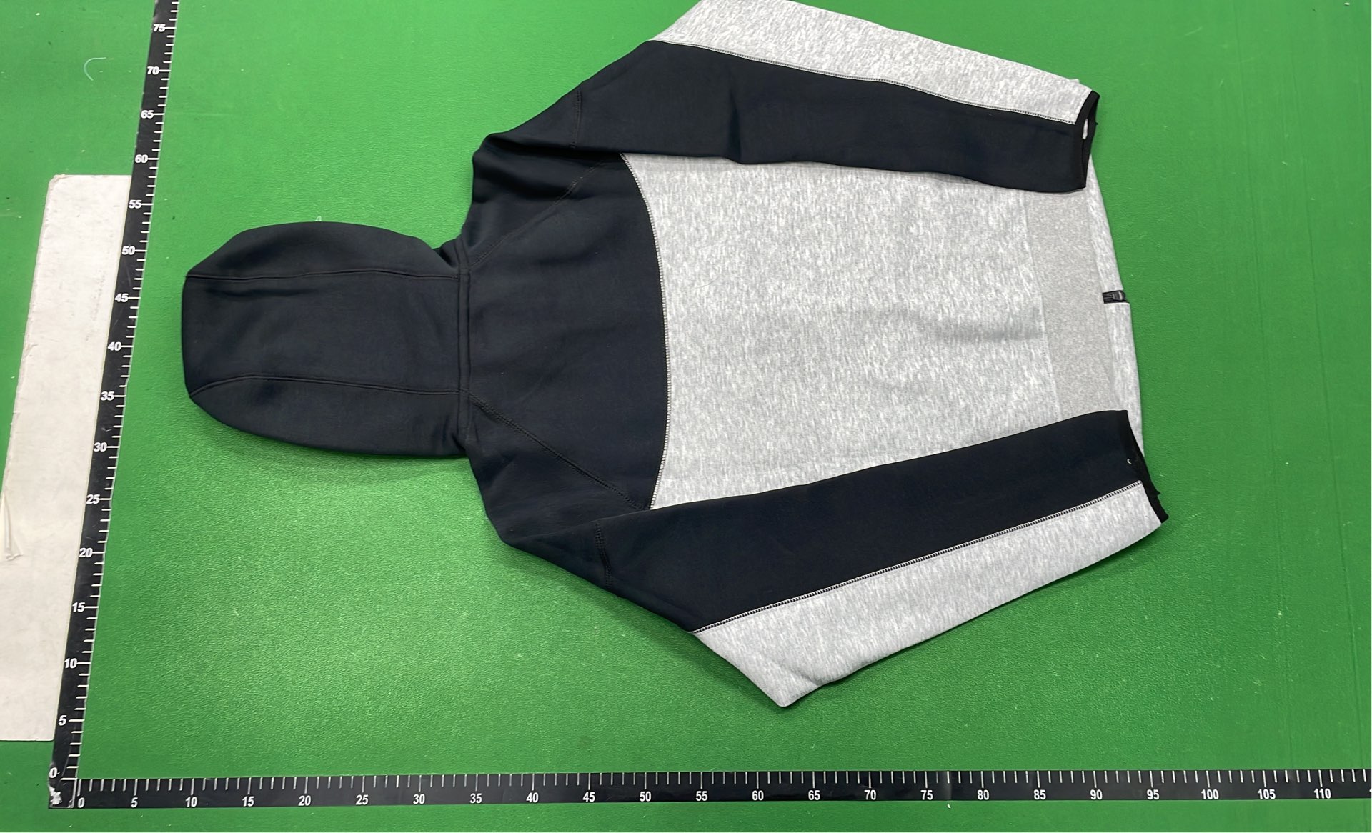 Men's Lightweight Zip-Up Hoodie for Casual Wear
