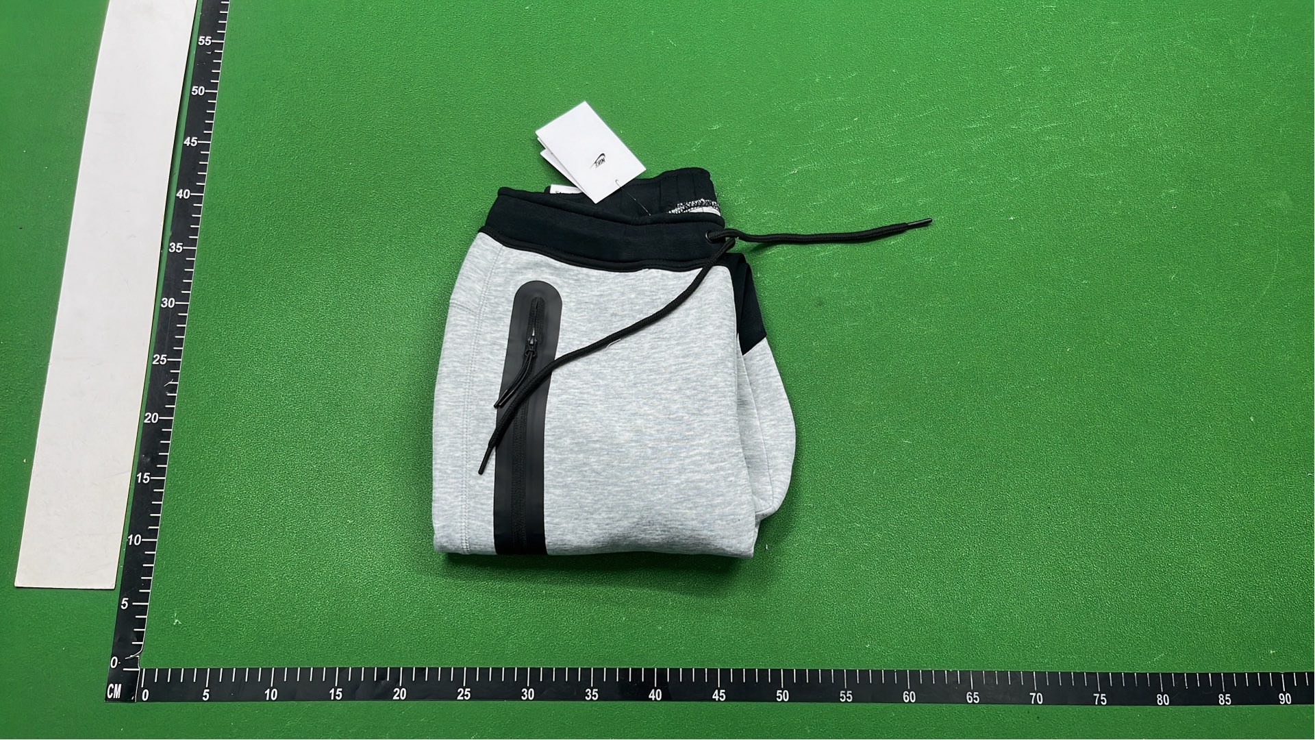 Men's Lightweight Zip-Up Hoodie for Casual Wear