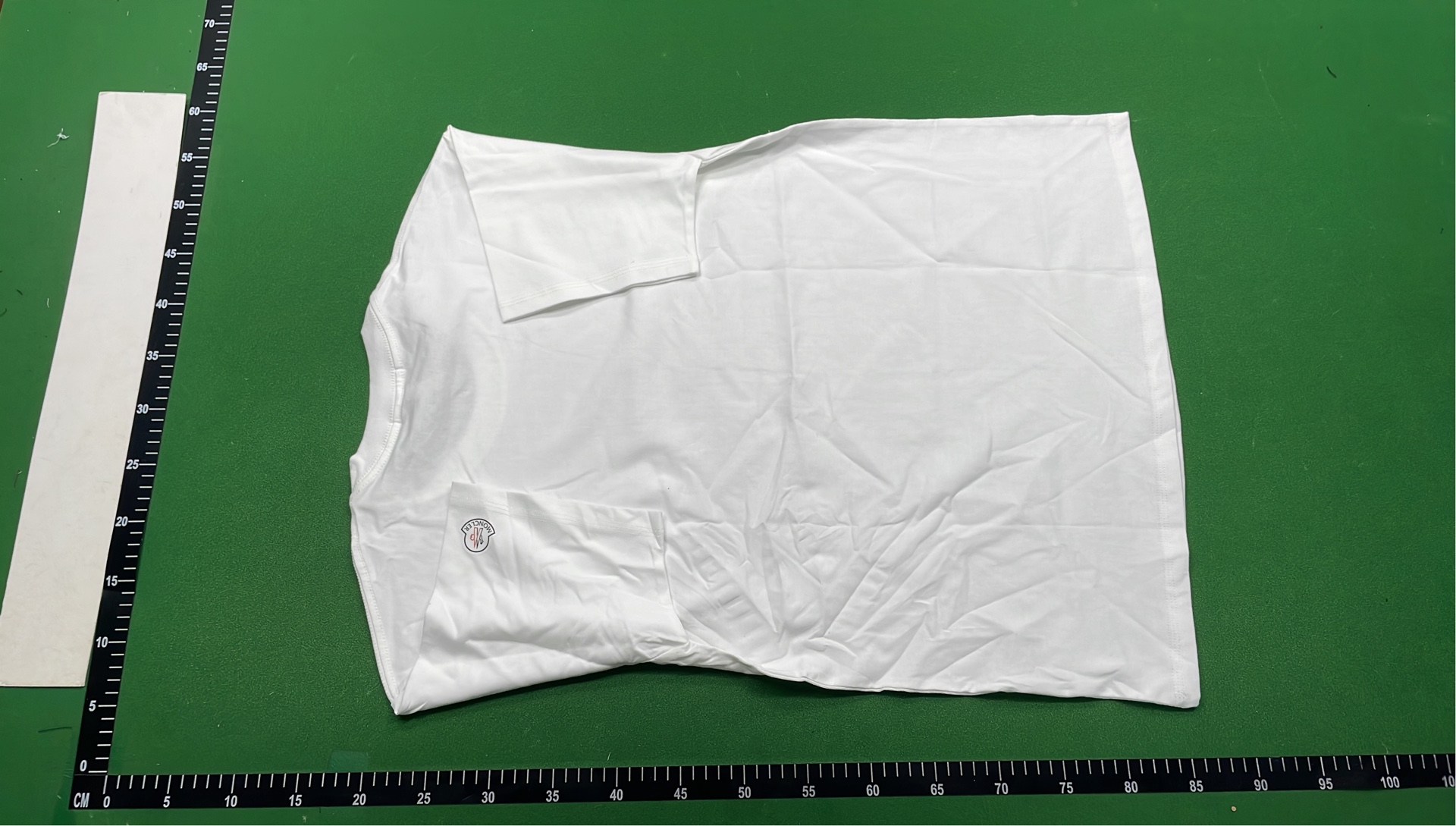 Gucci Logo T-Shirt for Men and Women