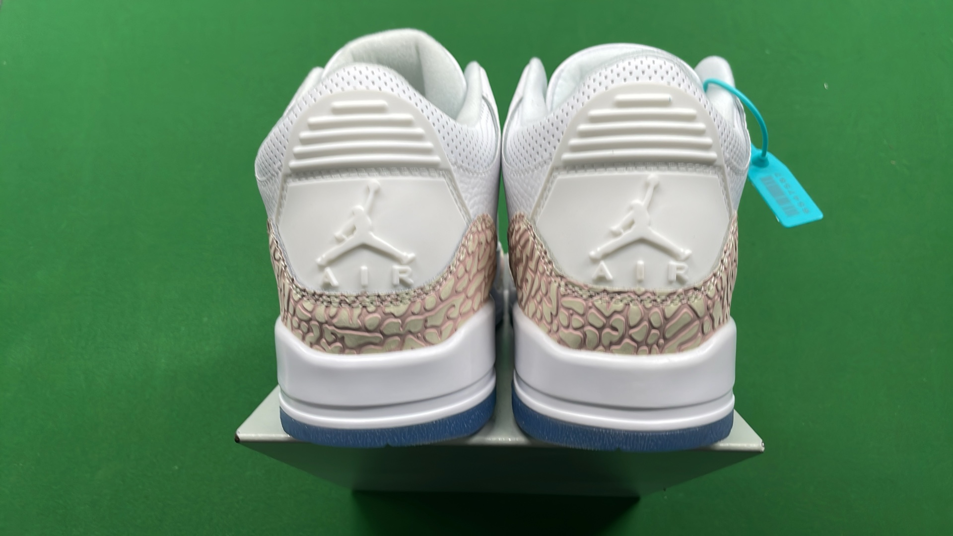 Air Jordan 3 Retro White Blue Cement