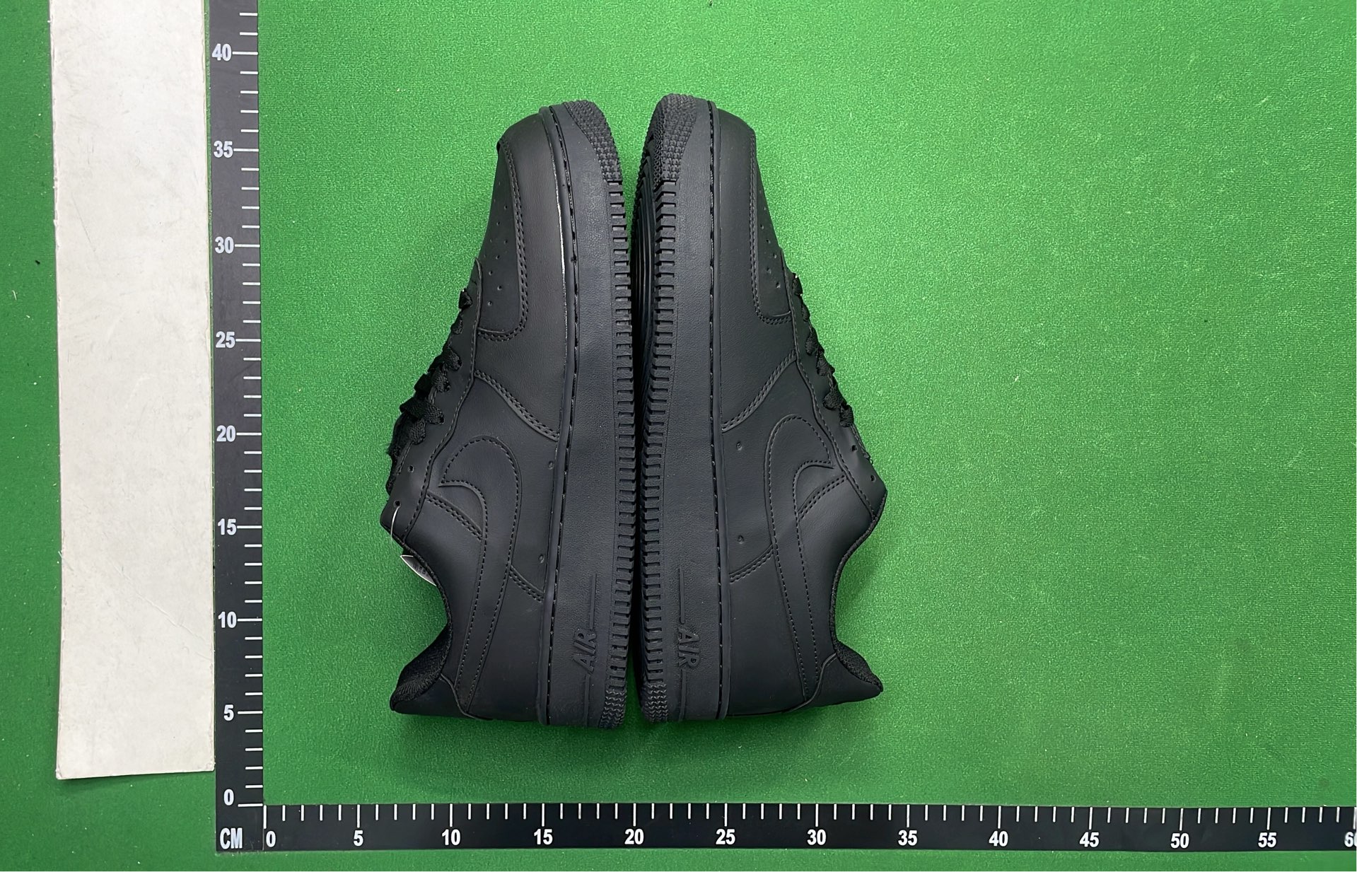 Nike Air Force 1 Low Supreme x Nike Collaboration Sneakers