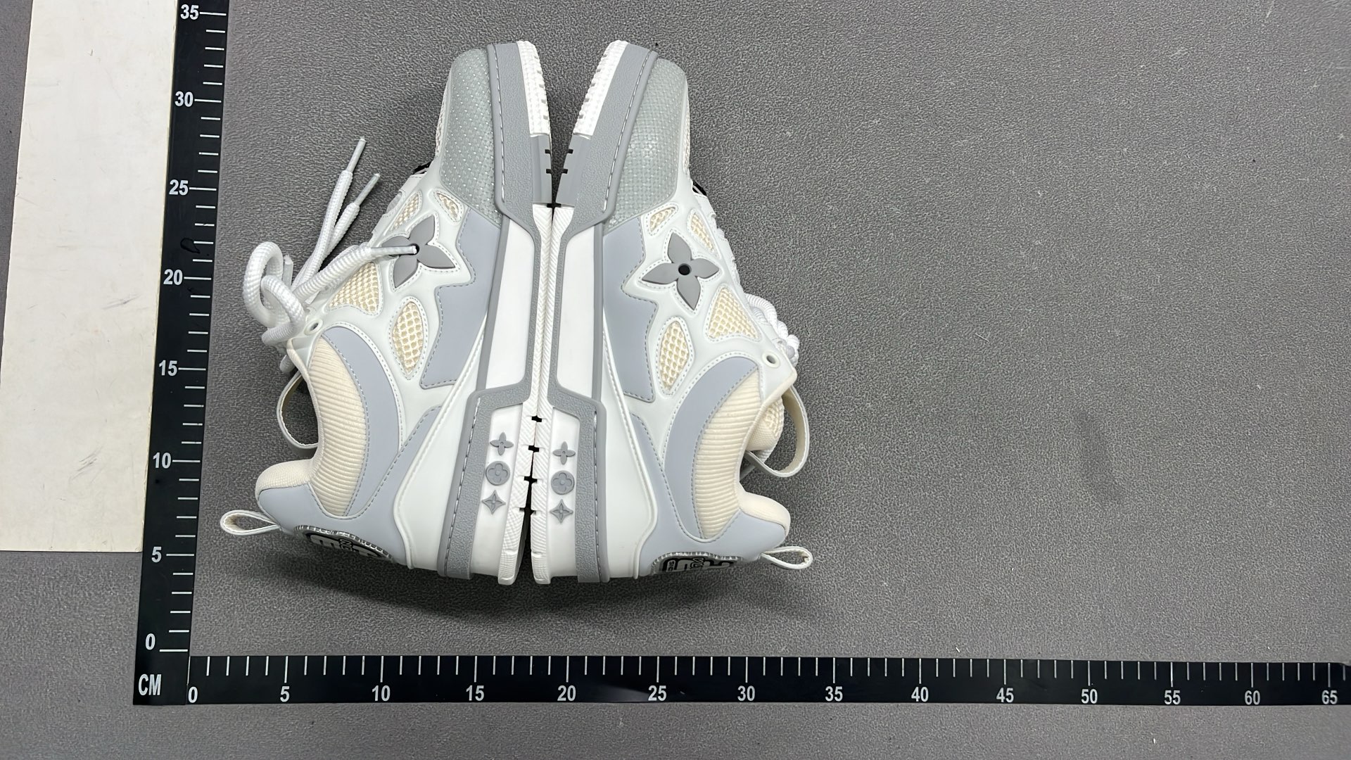 1:1 Batch LOUIS VUITTON shoes-1  in the Best OopBuy Spreadsheet QC photos