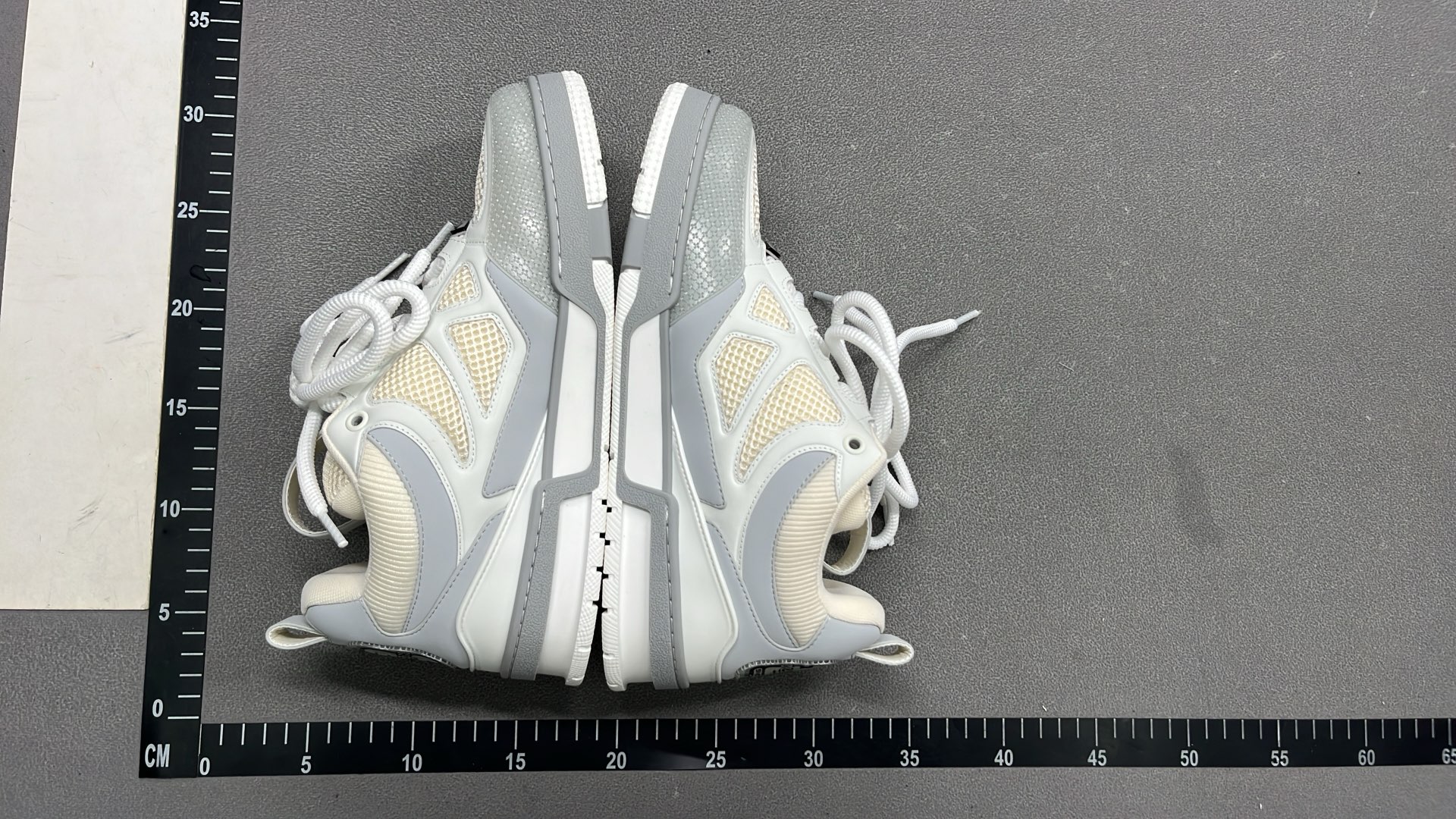 1:1 Batch LOUIS VUITTON shoes-1  in the Best OopBuy Spreadsheet QC photos