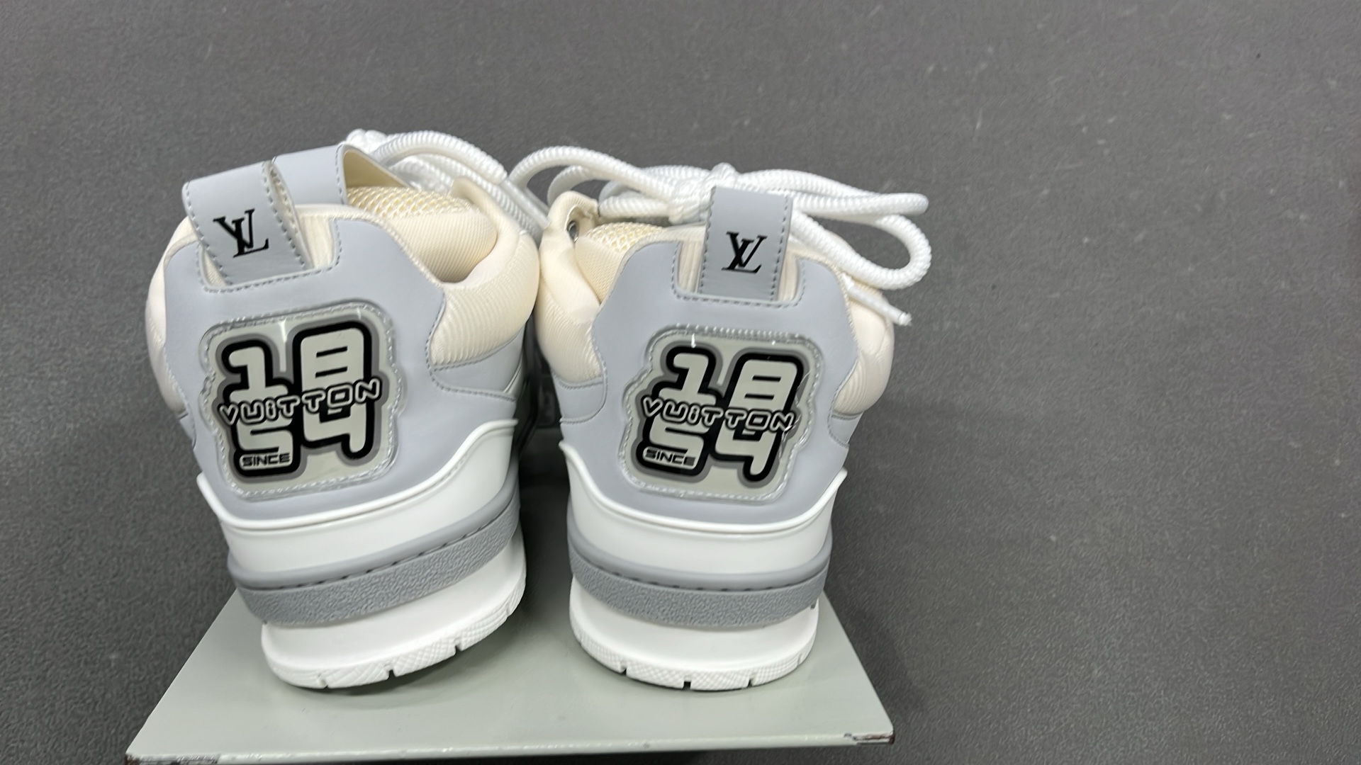 1:1 Batch LOUIS VUITTON shoes-1  in the Best OopBuy Spreadsheet QC photos