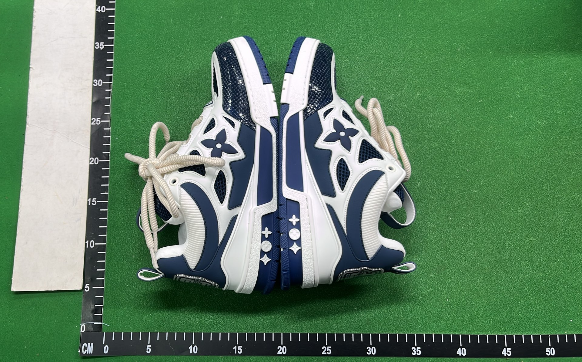 1:1 Batch LOUIS VUITTON shoes-1  in the Best OopBuy Spreadsheet QC photos