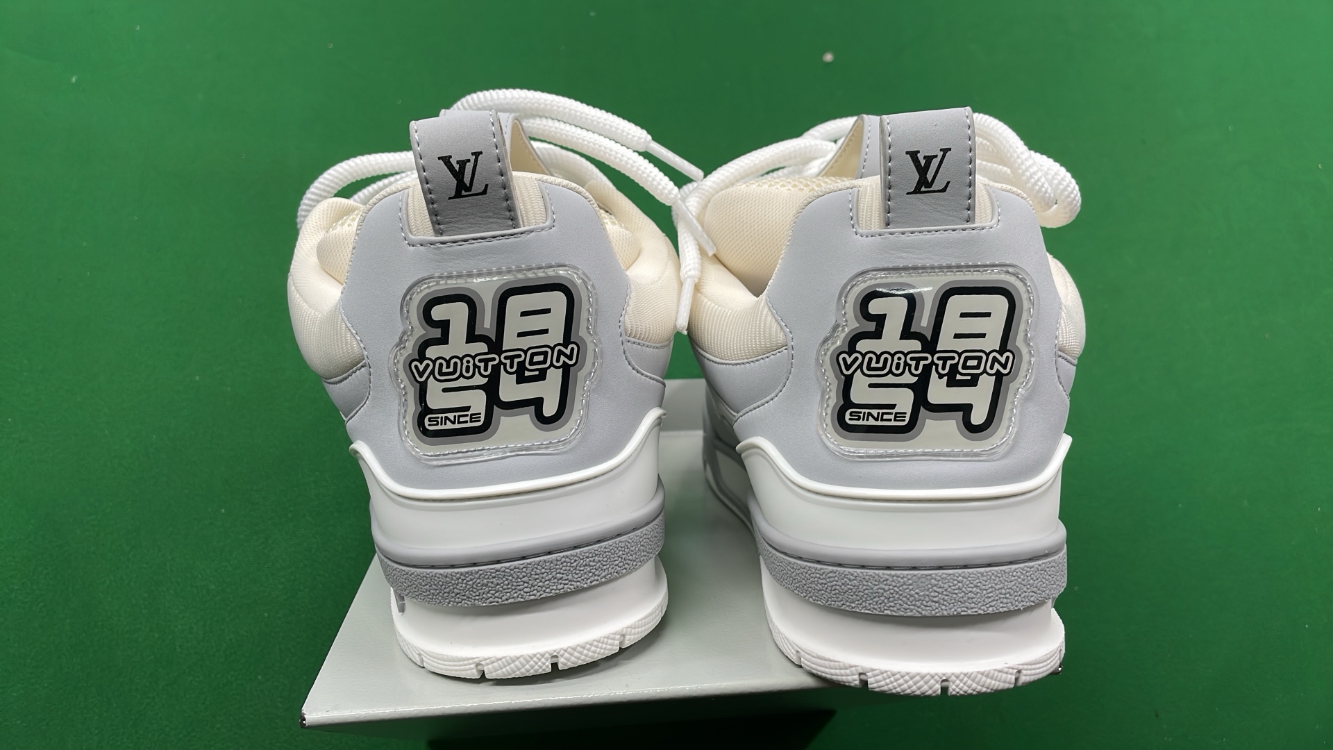 1:1 Batch LOUIS VUITTON shoes-1  in the Best OopBuy Spreadsheet QC photos