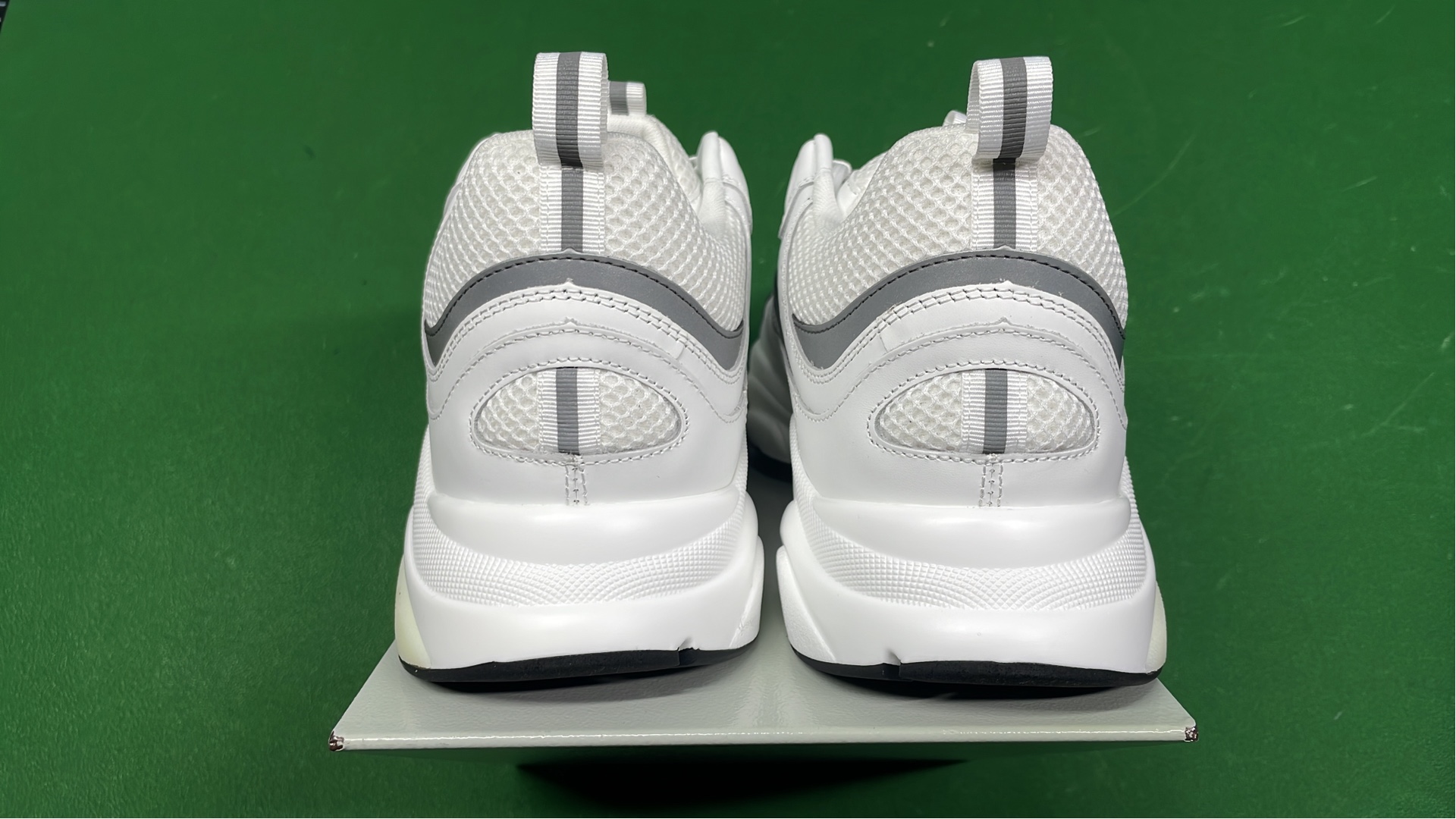 1:1 Batch DIOR B22 Shoes-1  in the Best OopBuy Spreadsheet QC photos