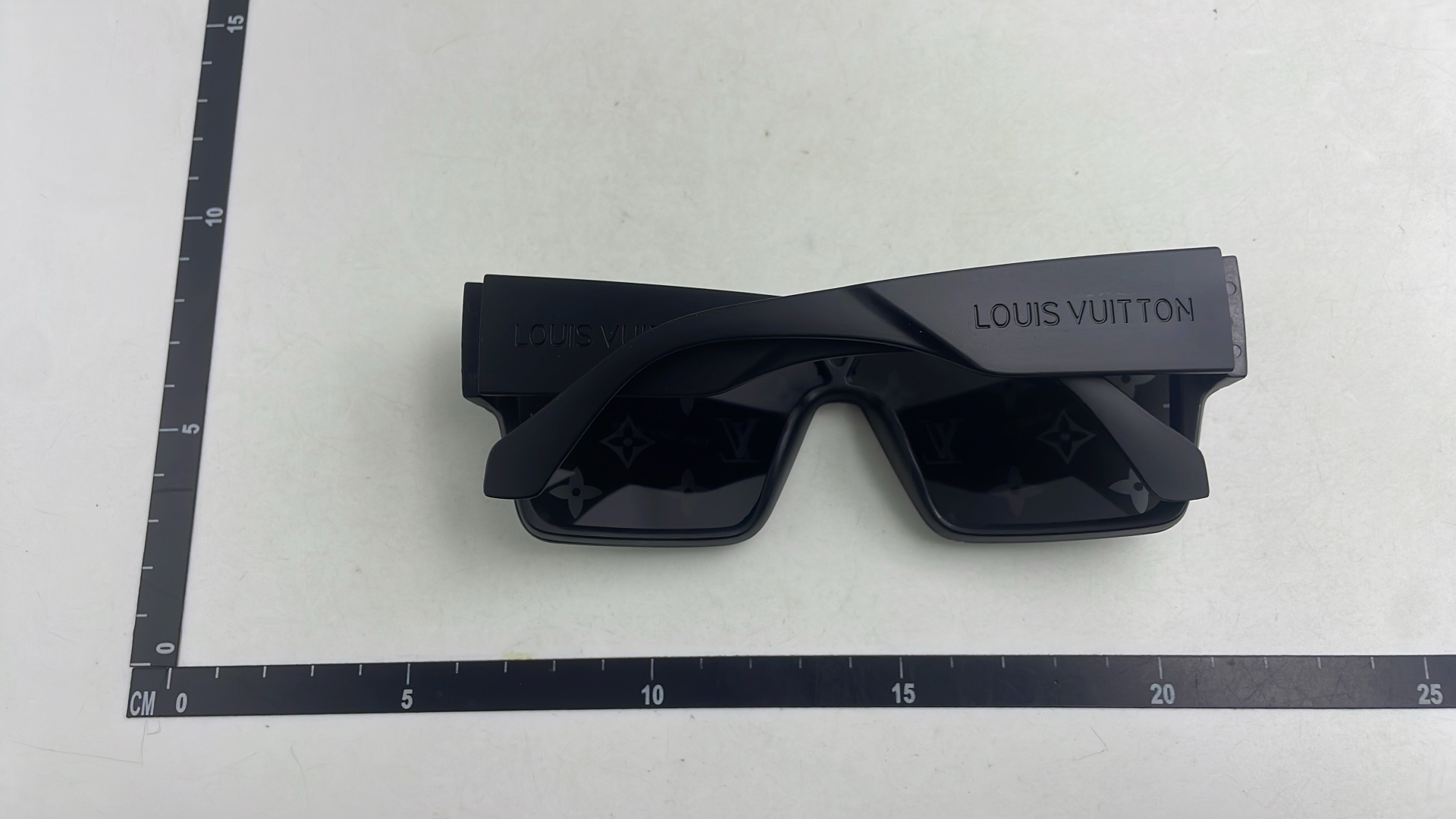 1:1 Batch LOUIS VUITTON sunglasses  in the Best OopBuy Spreadsheet QC photos