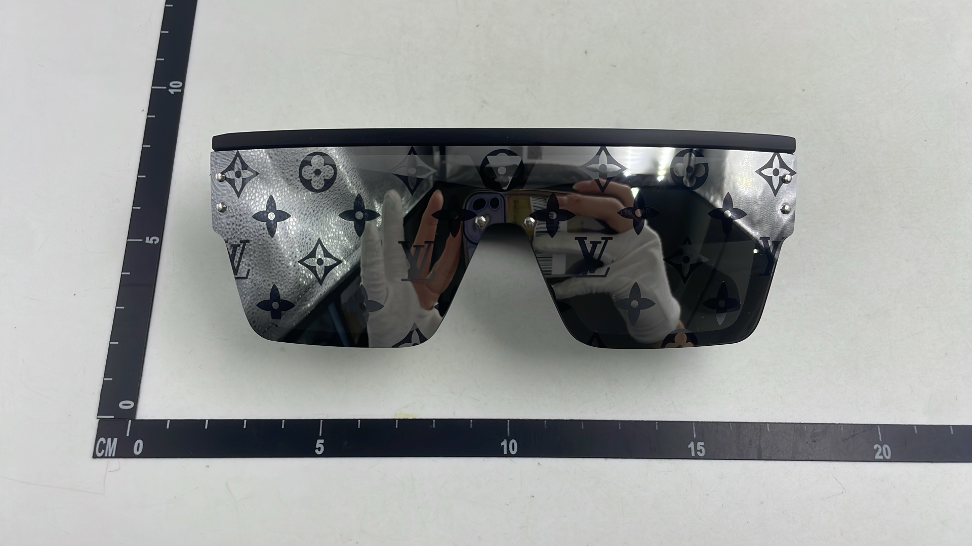 1:1 Batch LOUIS VUITTON sunglasses  in the Best OopBuy Spreadsheet QC photos