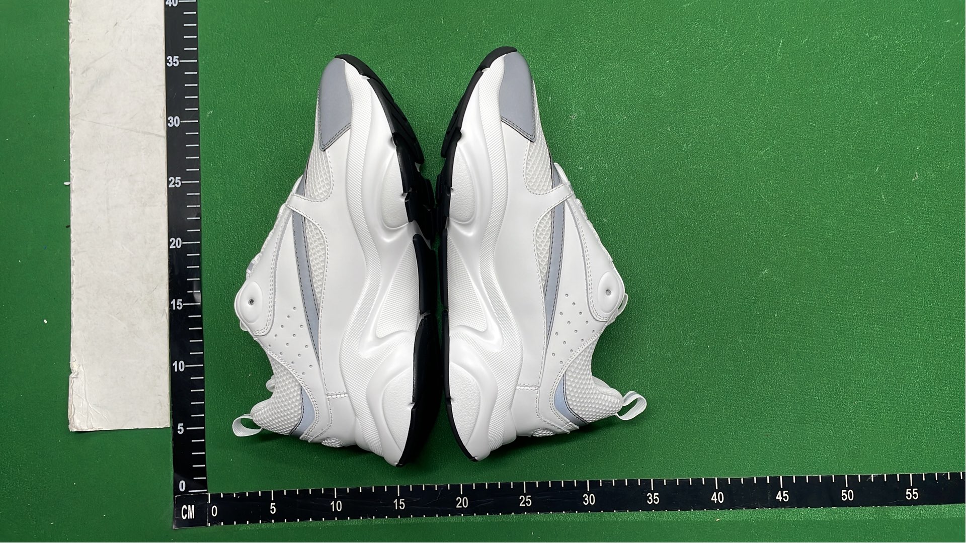 1:1 Batch DIOR B22 shoes  in the Best OopBuy Spreadsheet QC photos