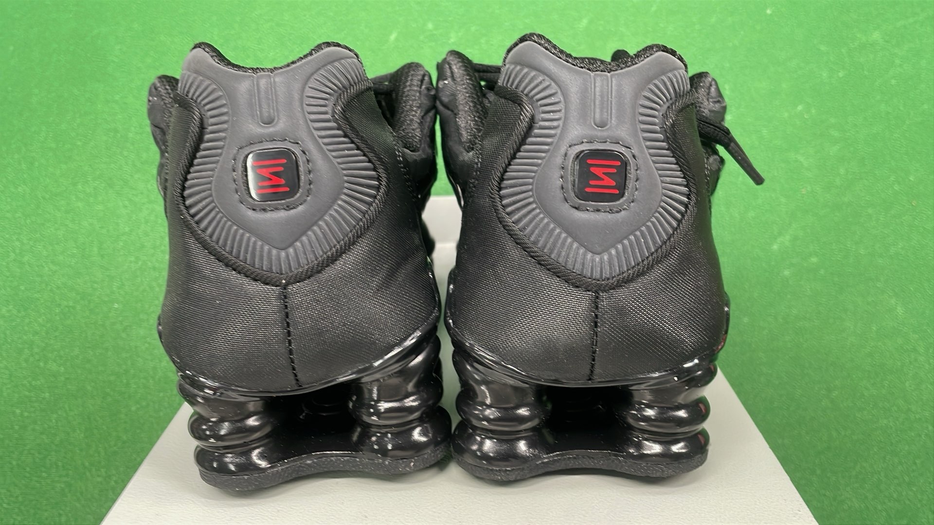 Nike Shox R4 Black Men's Running Shoes