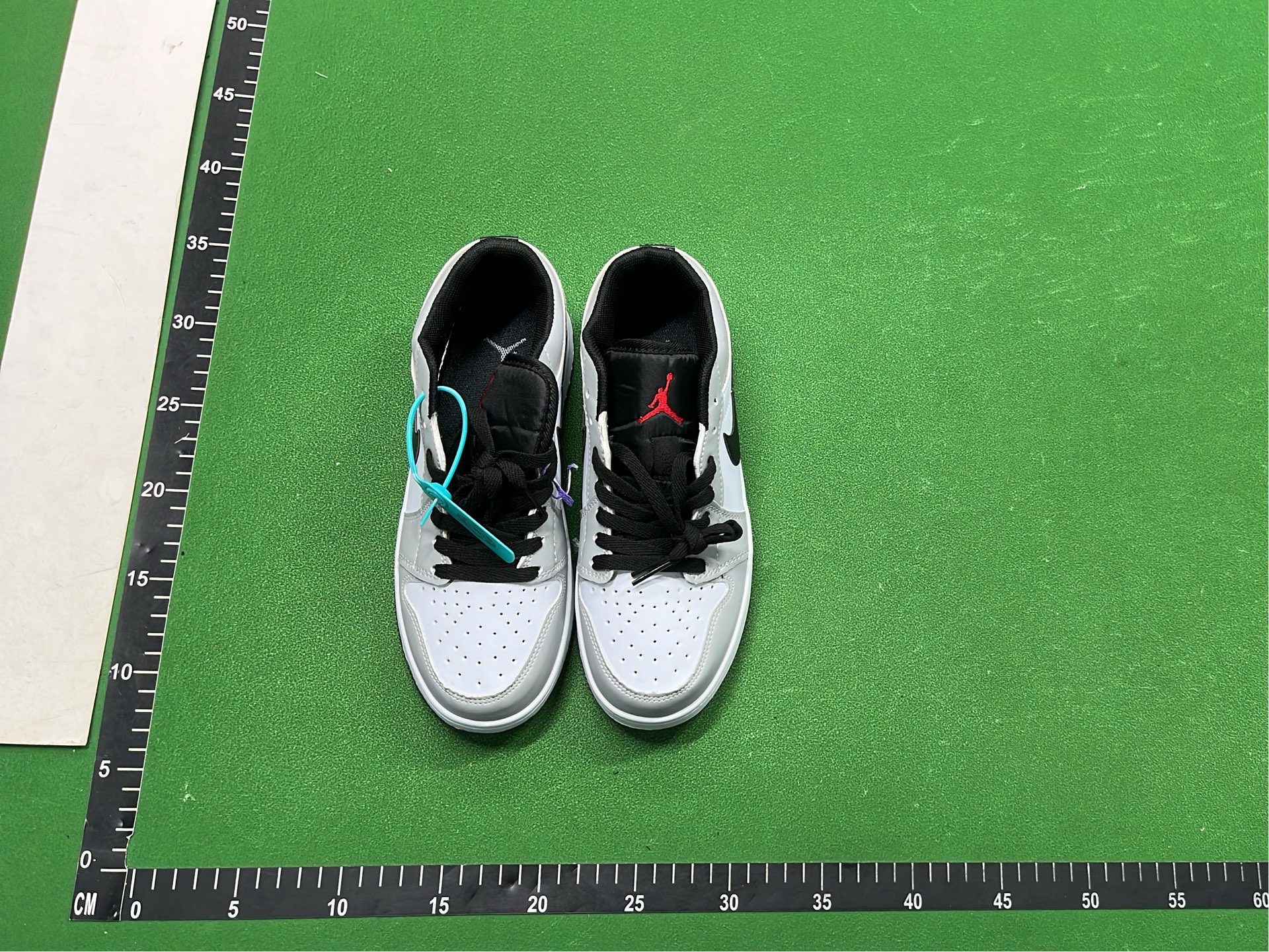 Nike Air Jordan 1 Low OG Retro Sneakers - Men's Fashion Basketball Shoes