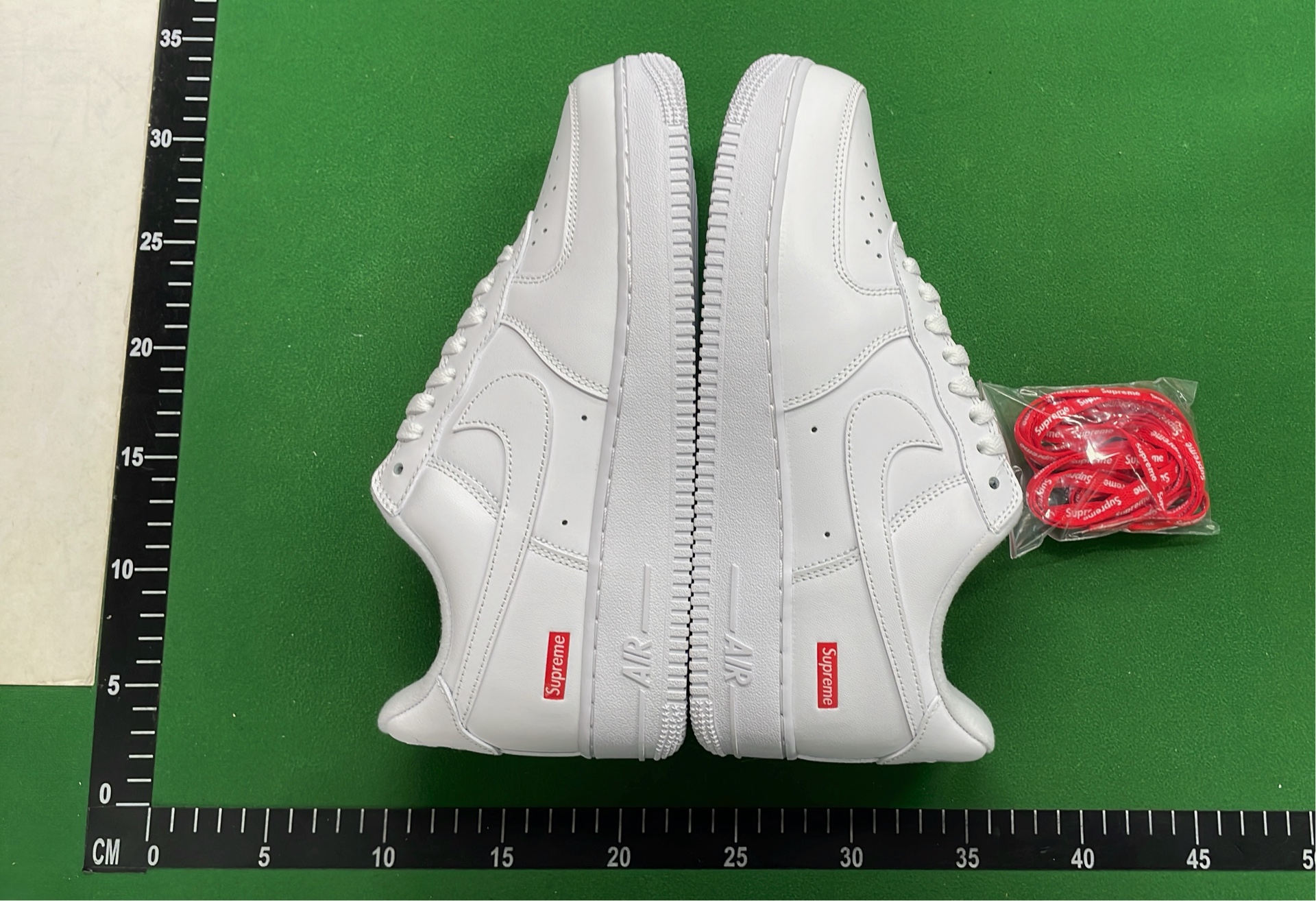 Nike Air Force 1 Low White Red Supreme