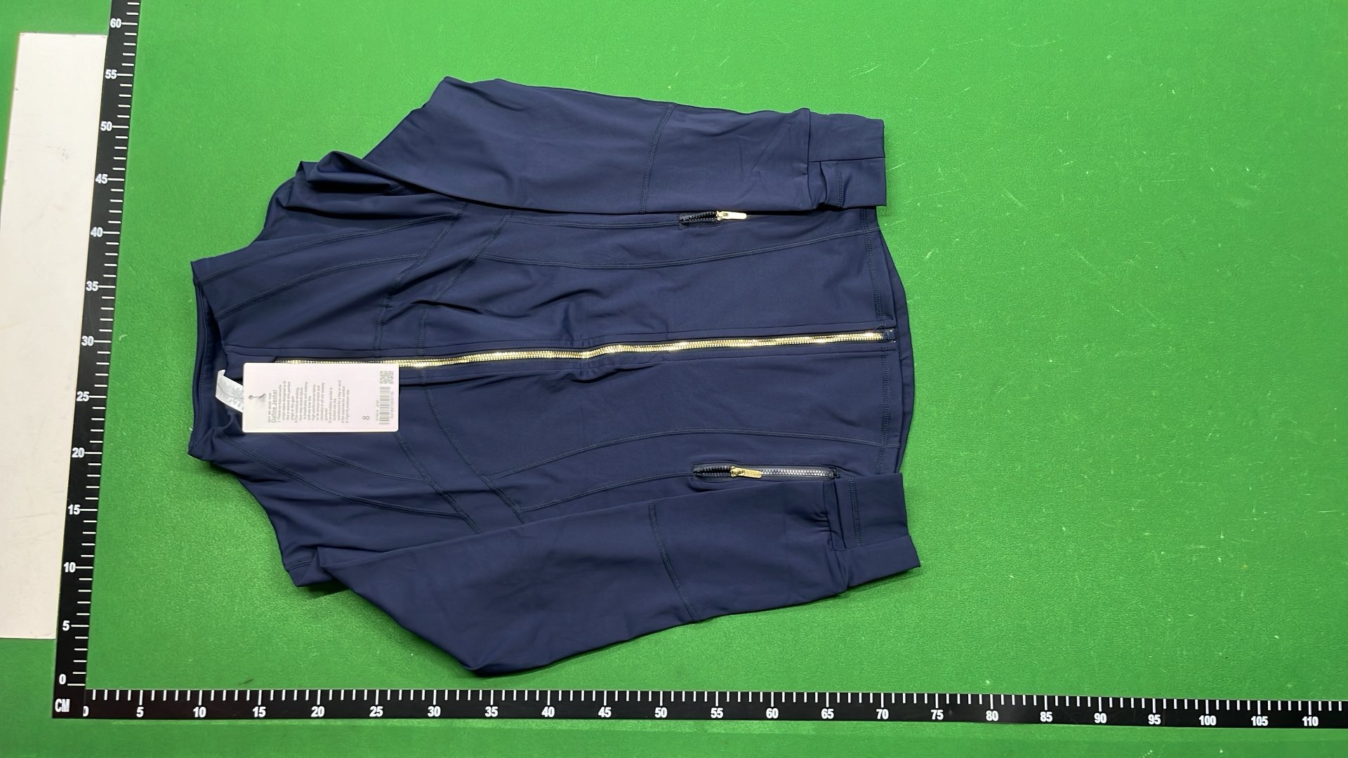 White Zip-Up Fitness Jacket for Women - Sleek & Stylish Design