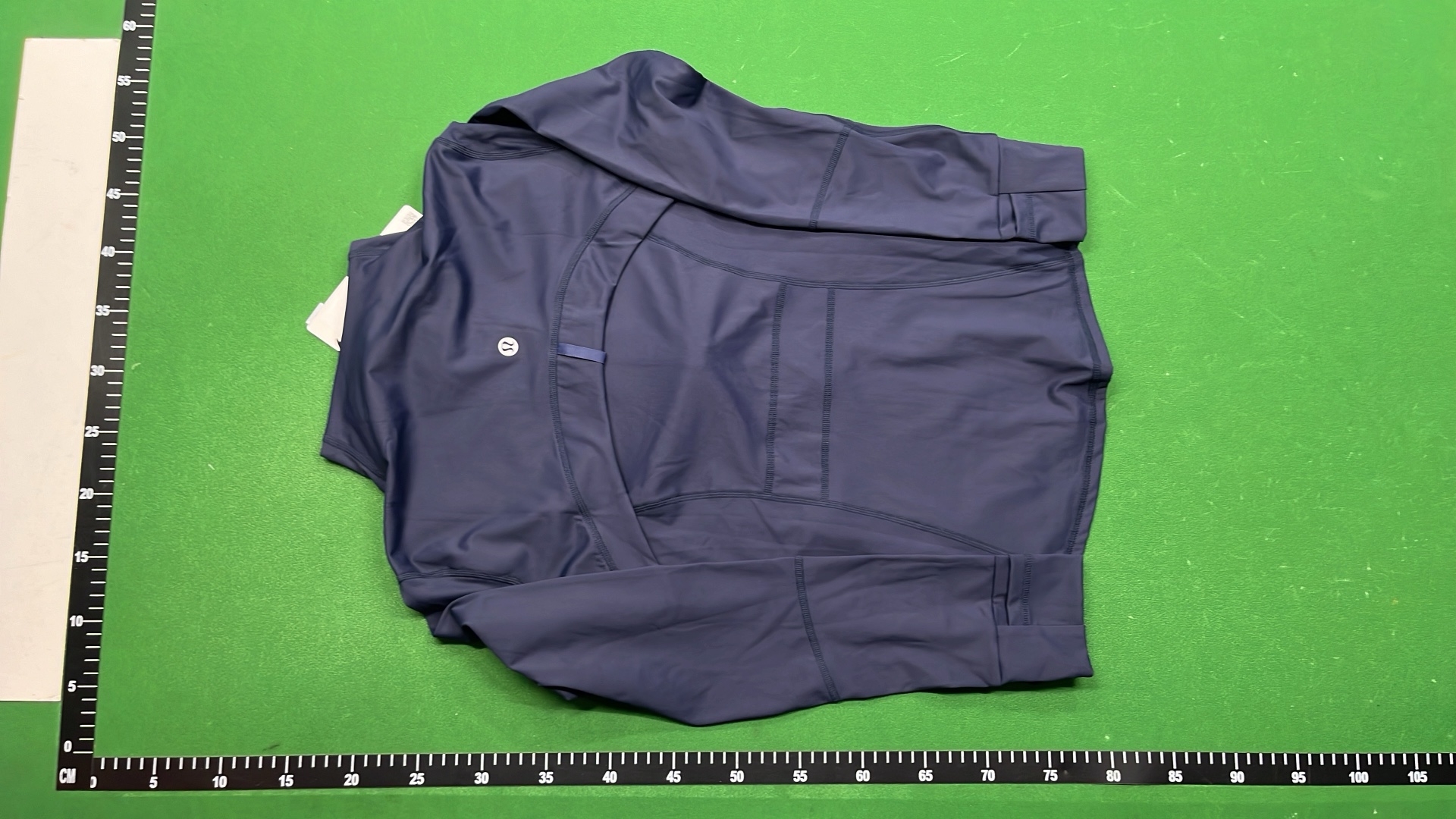 White Zip-Up Fitness Jacket for Women - Sleek & Stylish Design