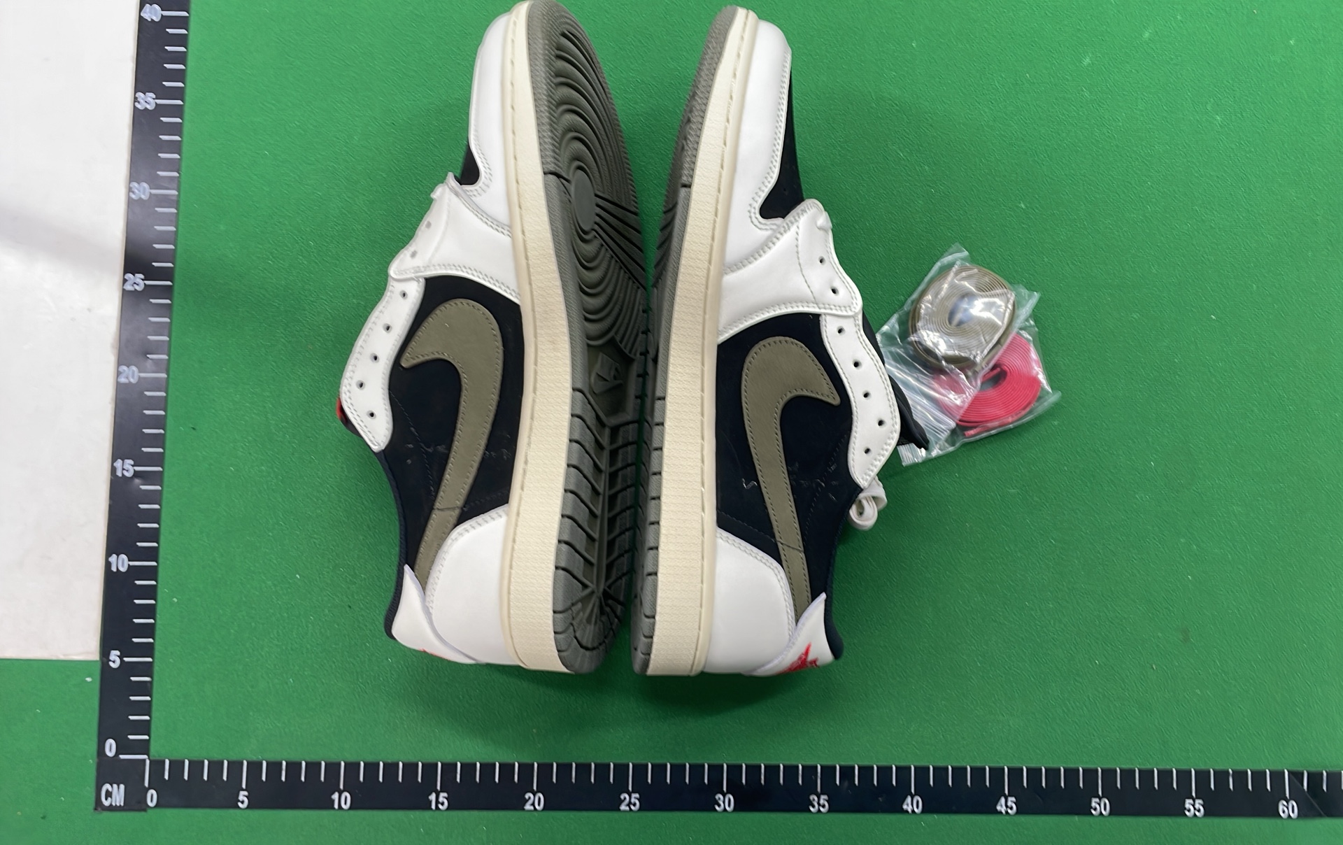 Air Jordan 1 Low Travis Scott Cactus Jack