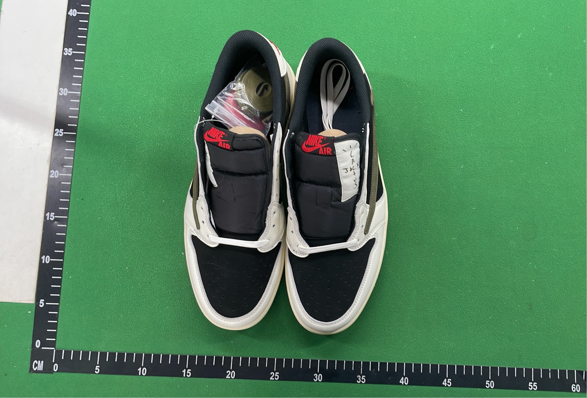 Air Jordan 1 Low Travis Scott Cactus Jack