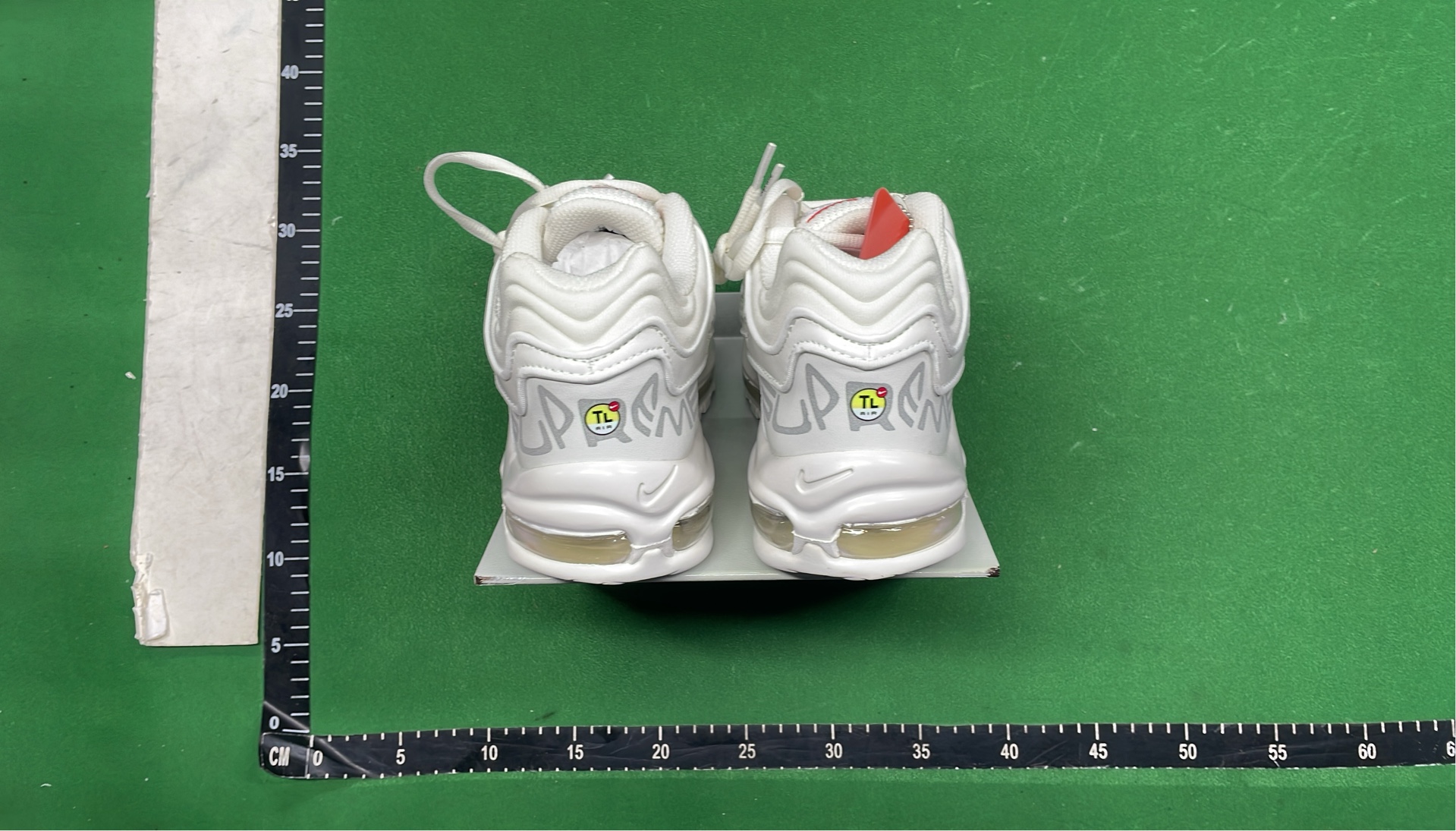 Stylish Fashion Sneakers for Women and Men - Trendy Casual Shoes