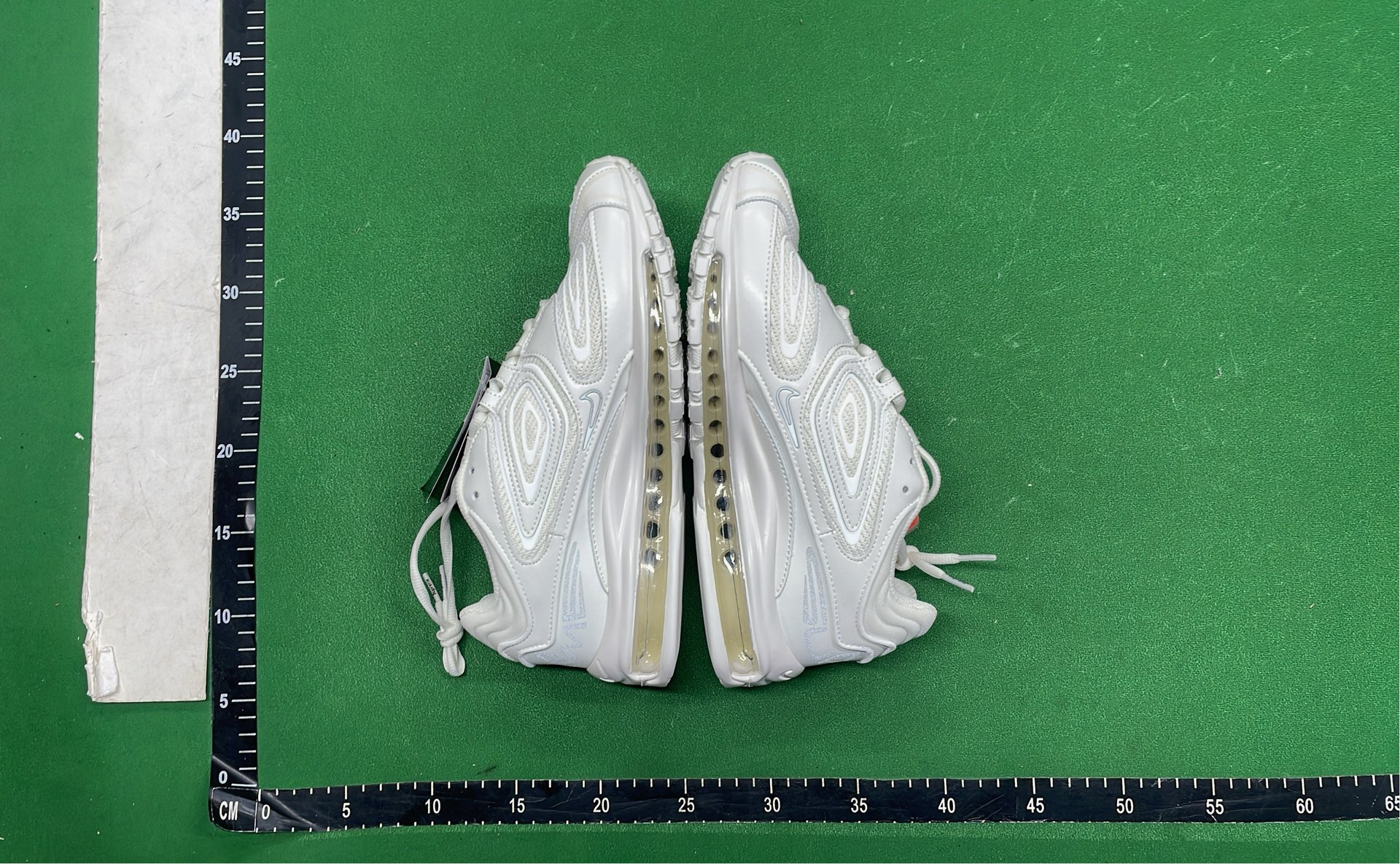 Stylish Fashion Sneakers for Women and Men - Trendy Casual Shoes