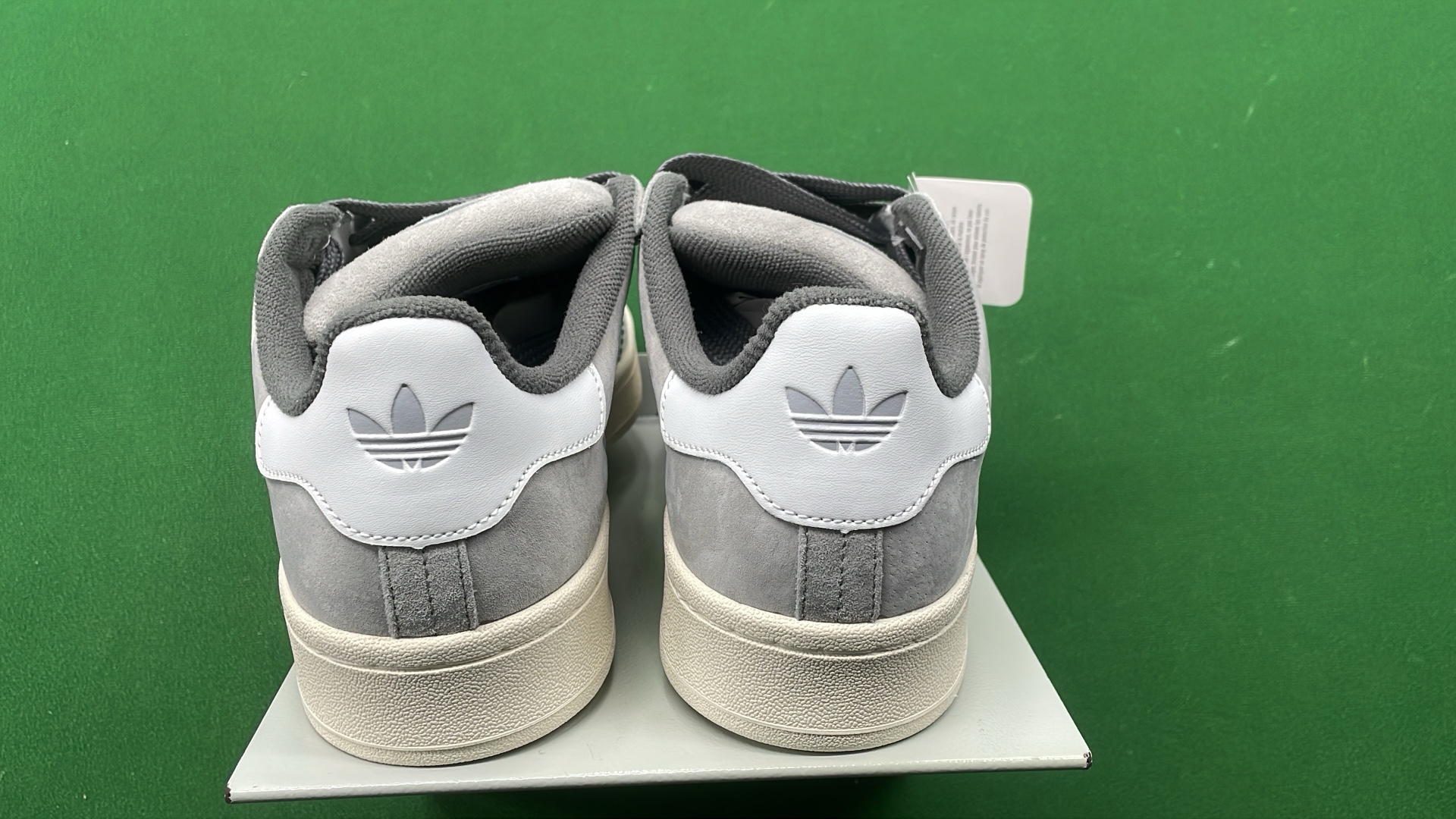 Adidas Campus Sneakers - Classic Vintage Style for Men and Women