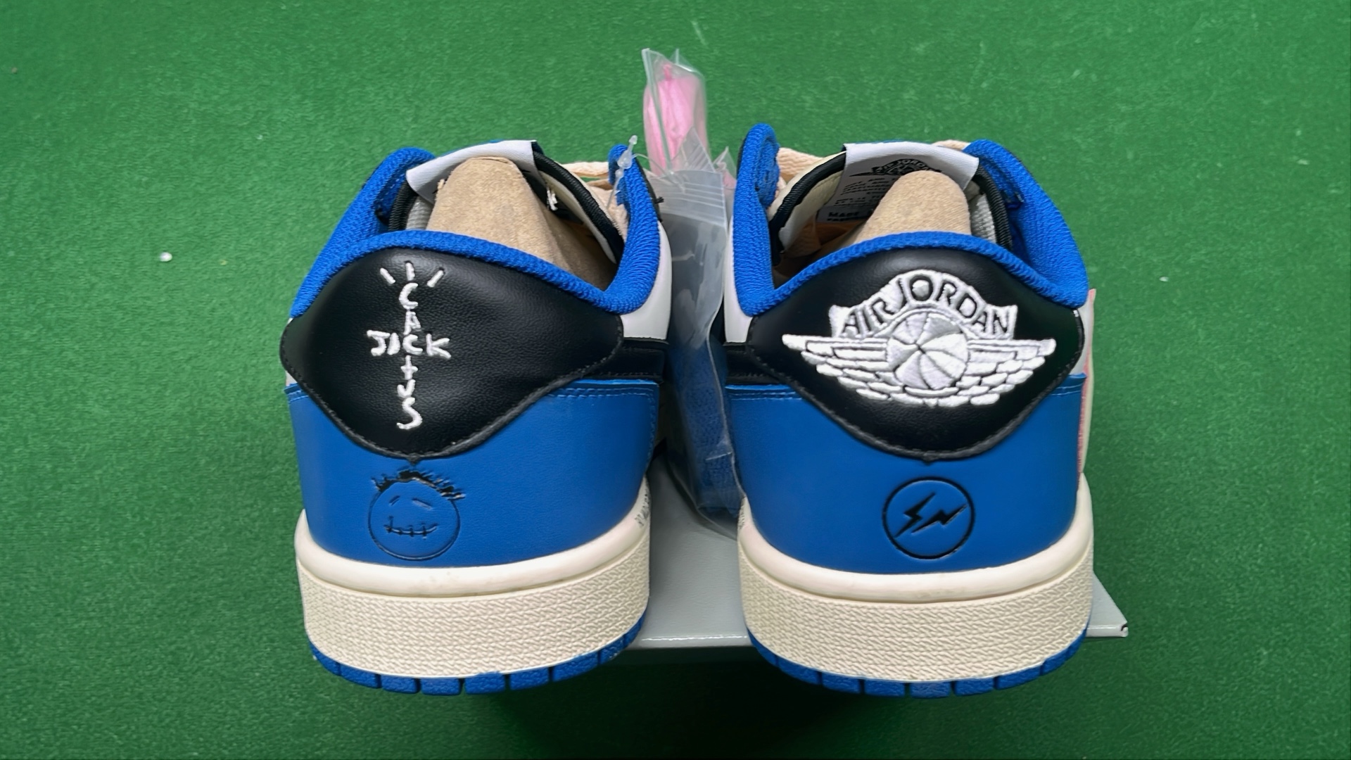 VT-A1 Customized Sneakers - Pattern Customization Design