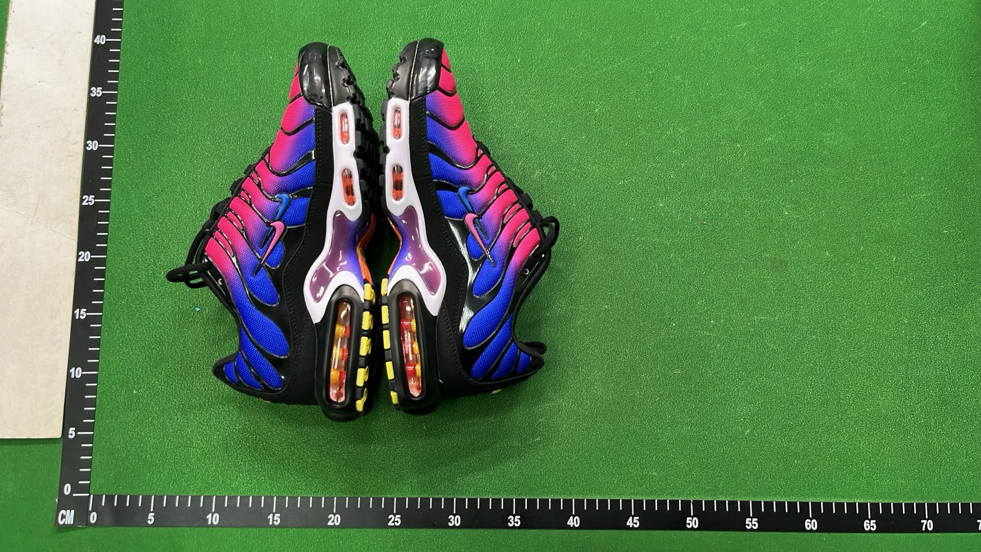 Nike Air Max Plus TN Ultra Wave Pattern Sneakers