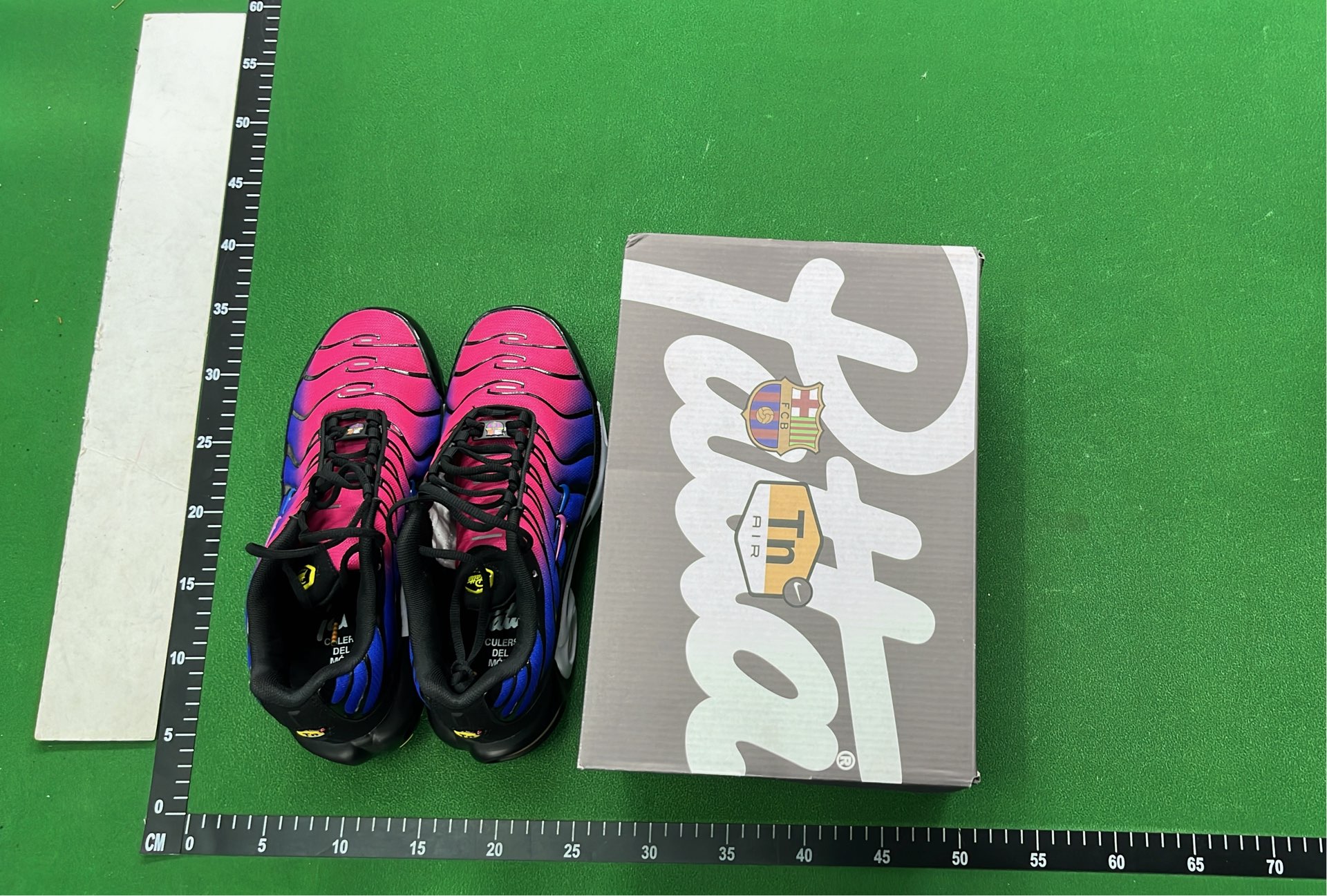 Nike Air Max Plus TN Ultra Wave Pattern Sneakers