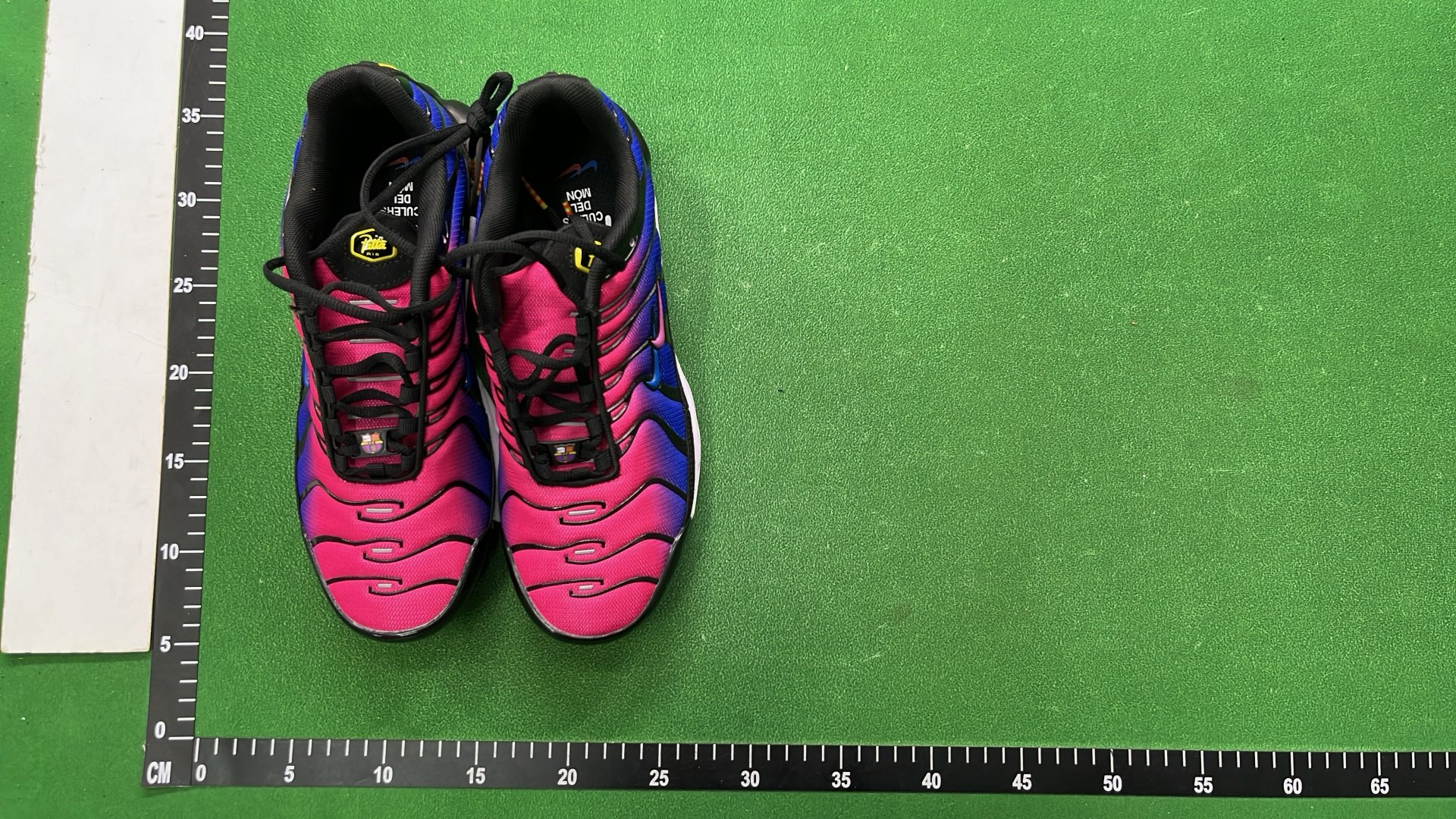 Nike Air Max Plus TN Ultra Wave Pattern Sneakers