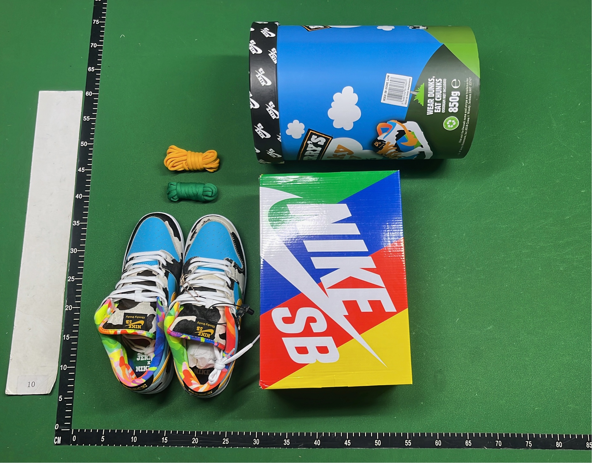 Nike SB Dunk Low x Ben & Jerry's Chunky Monkey联名款运动鞋