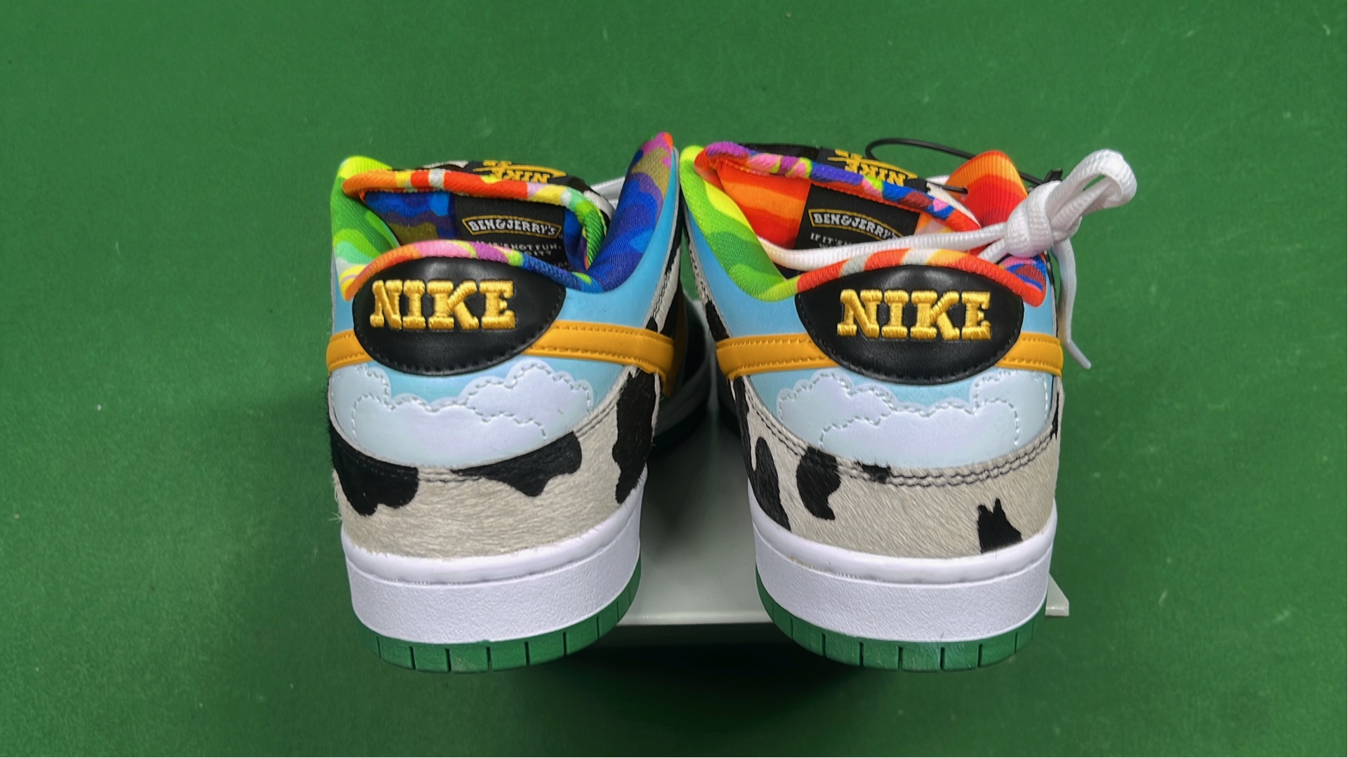 Nike SB Dunk Low x Ben & Jerry's Chunky Monkey联名款运动鞋