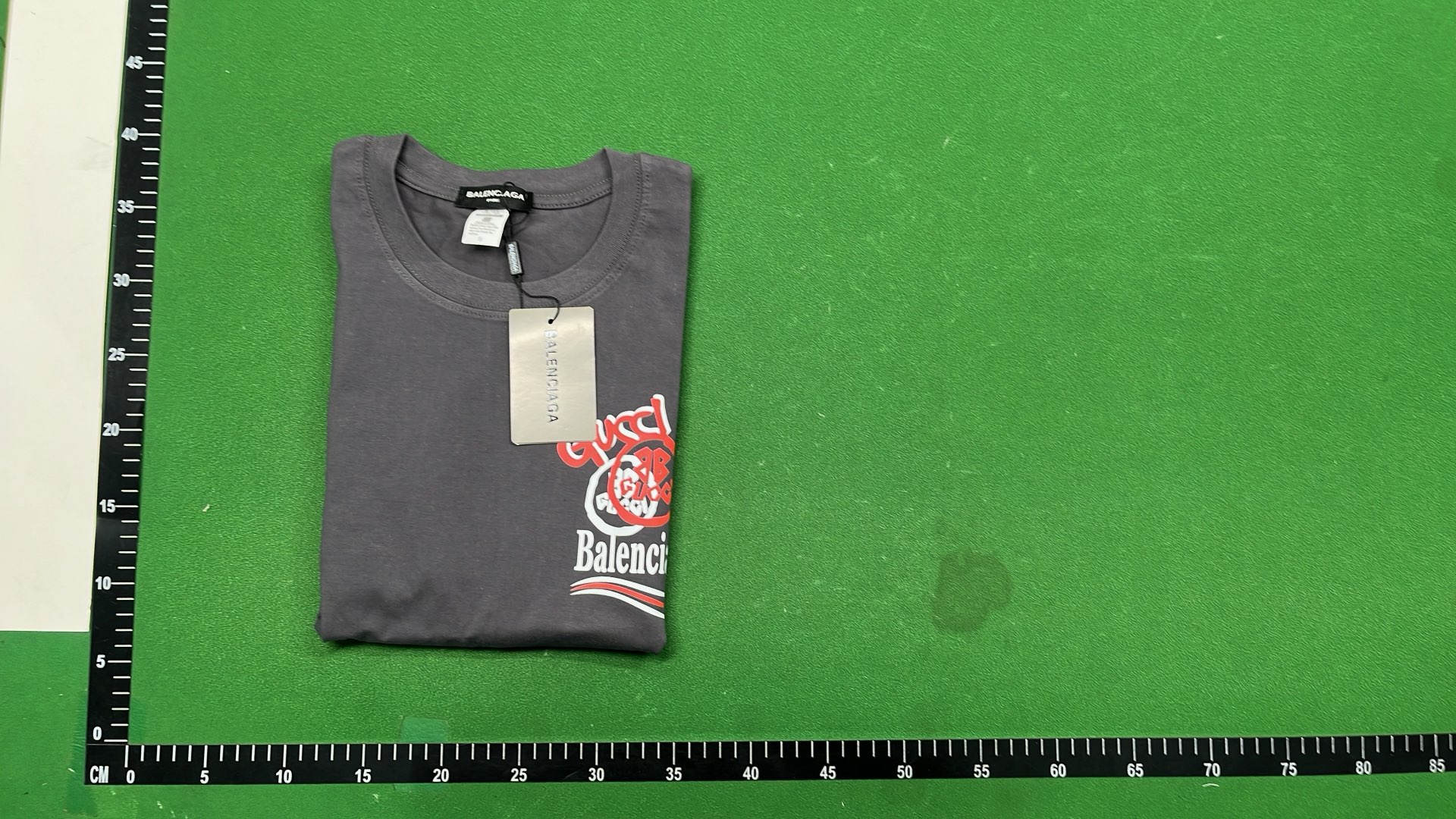 Gucci Logo T-Shirt for Men and Women